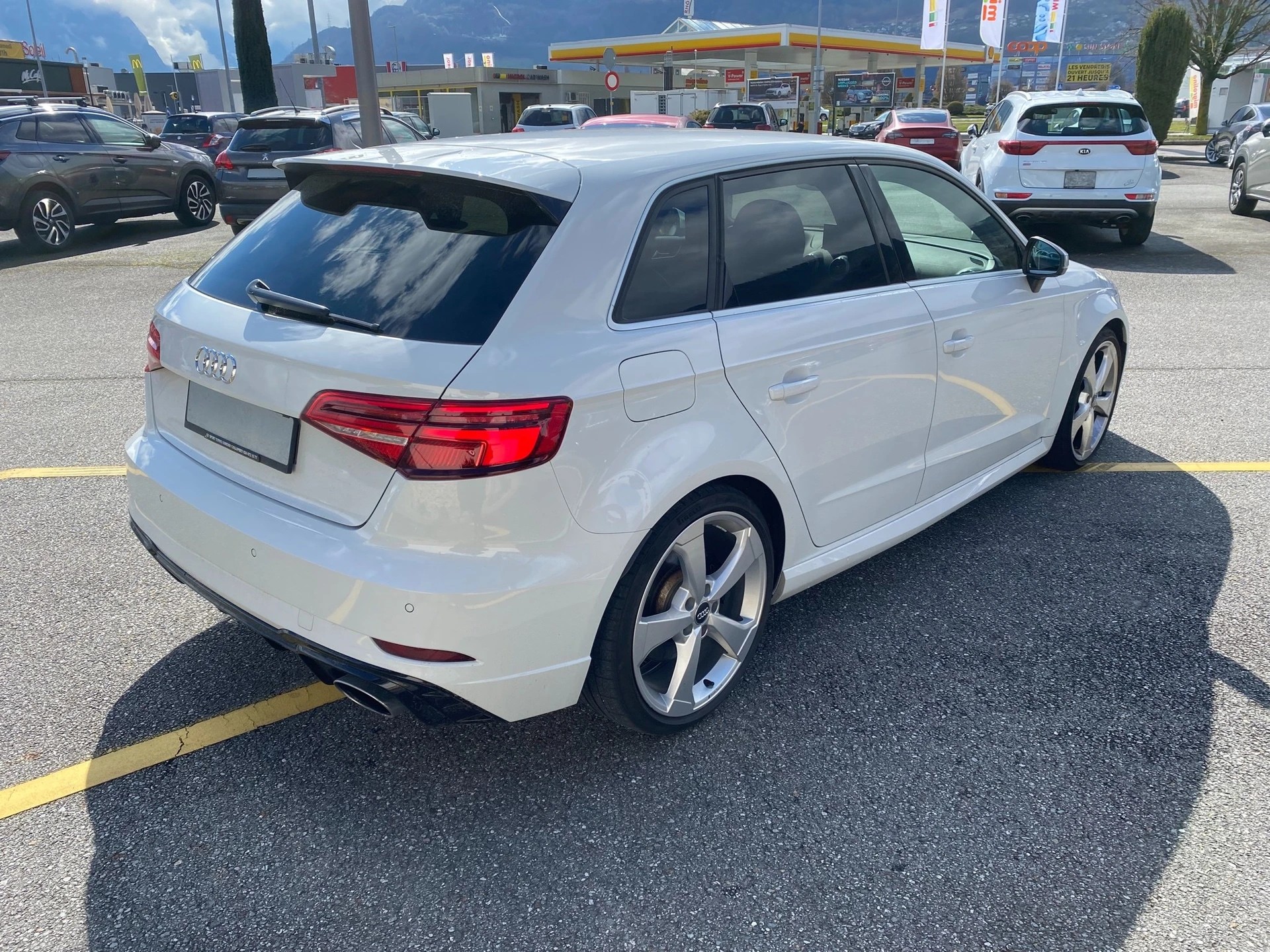 AUDI RS3 Sportback 2.5 TSI quattro S-tronic-image-4