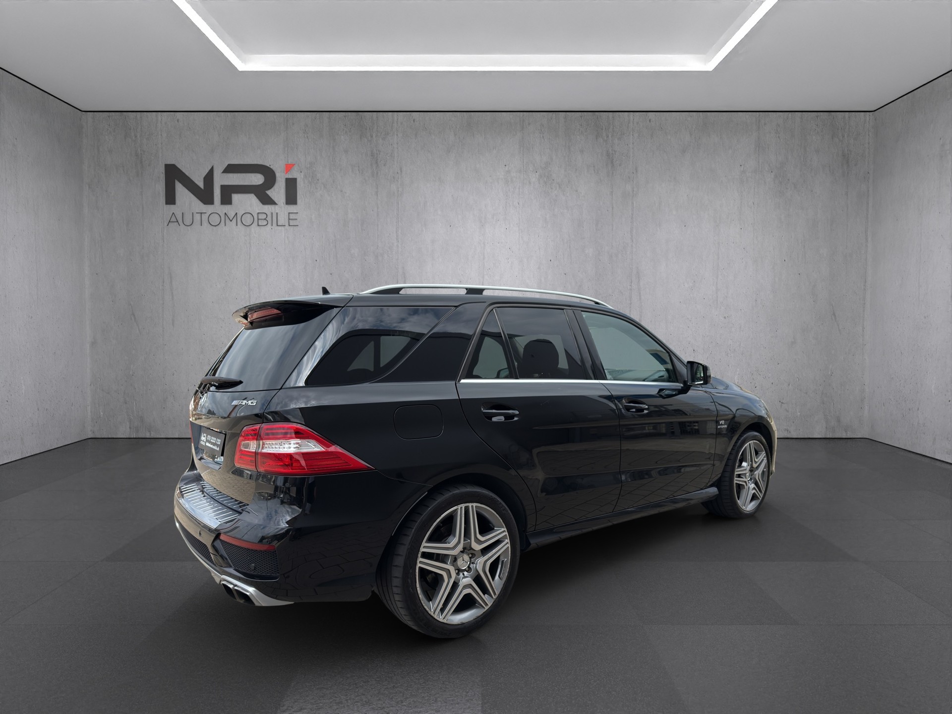 MERCEDES-BENZ ML 63 AMG V8-image-4
