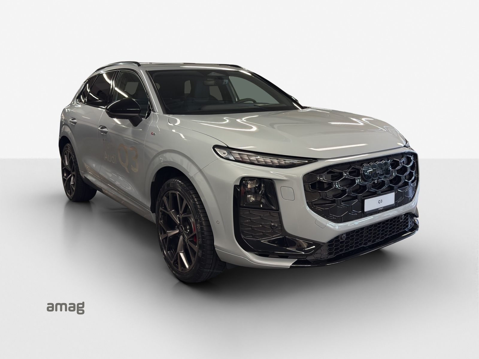 AUDI Q3 SUV TFSI quattro 195 kW S tronic-image-5
