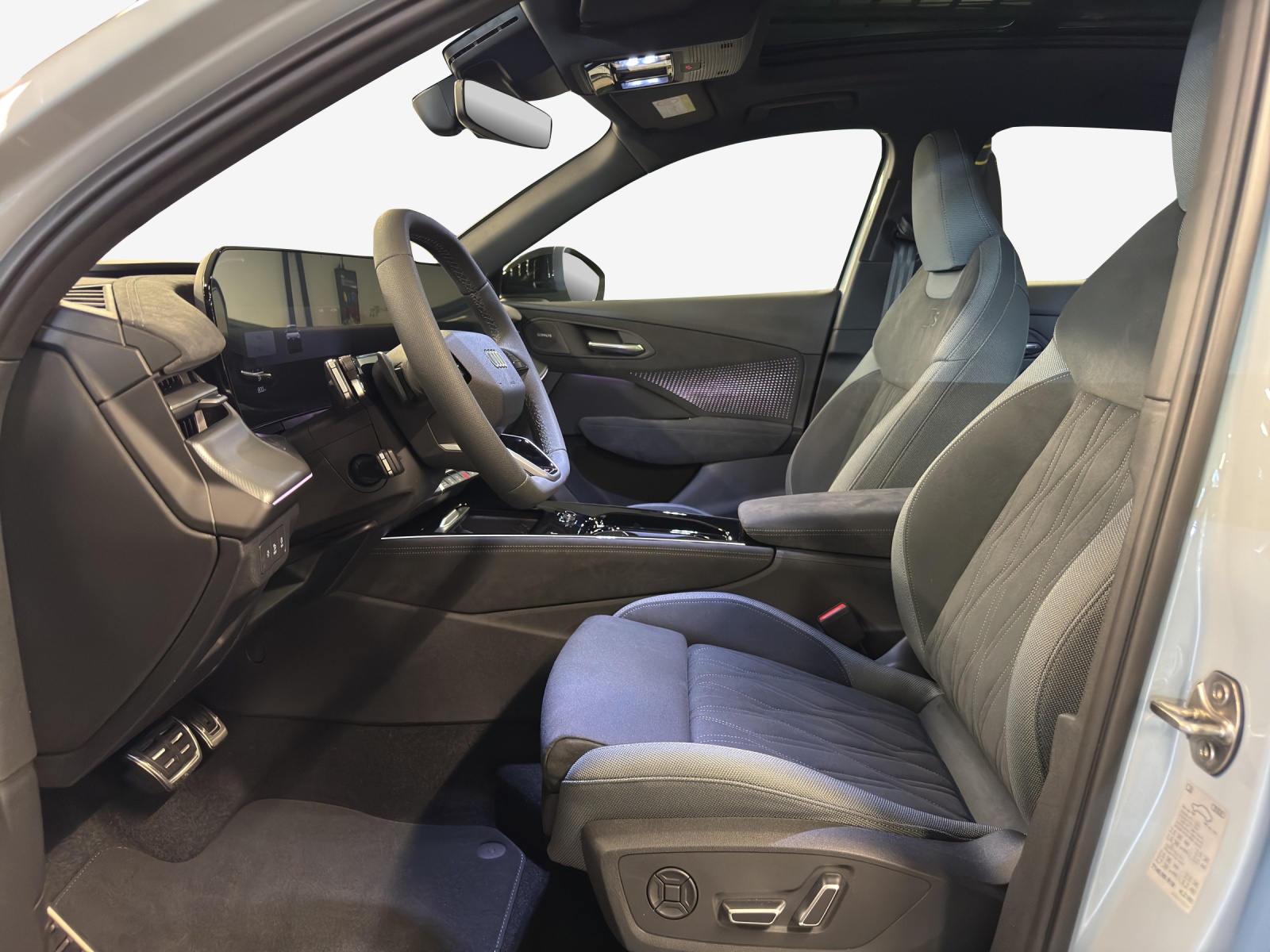AUDI Q3 SUV TFSI quattro 195 kW S tronic-image-7