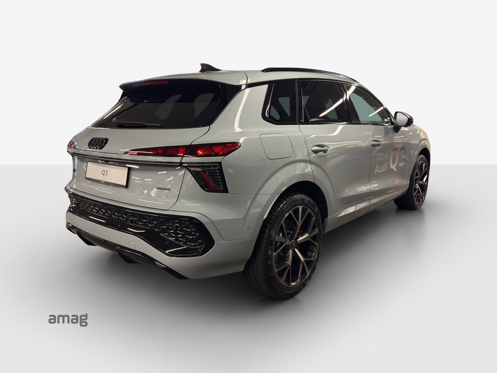 AUDI Q3 SUV TFSI quattro 195 kW S tronic-image-4