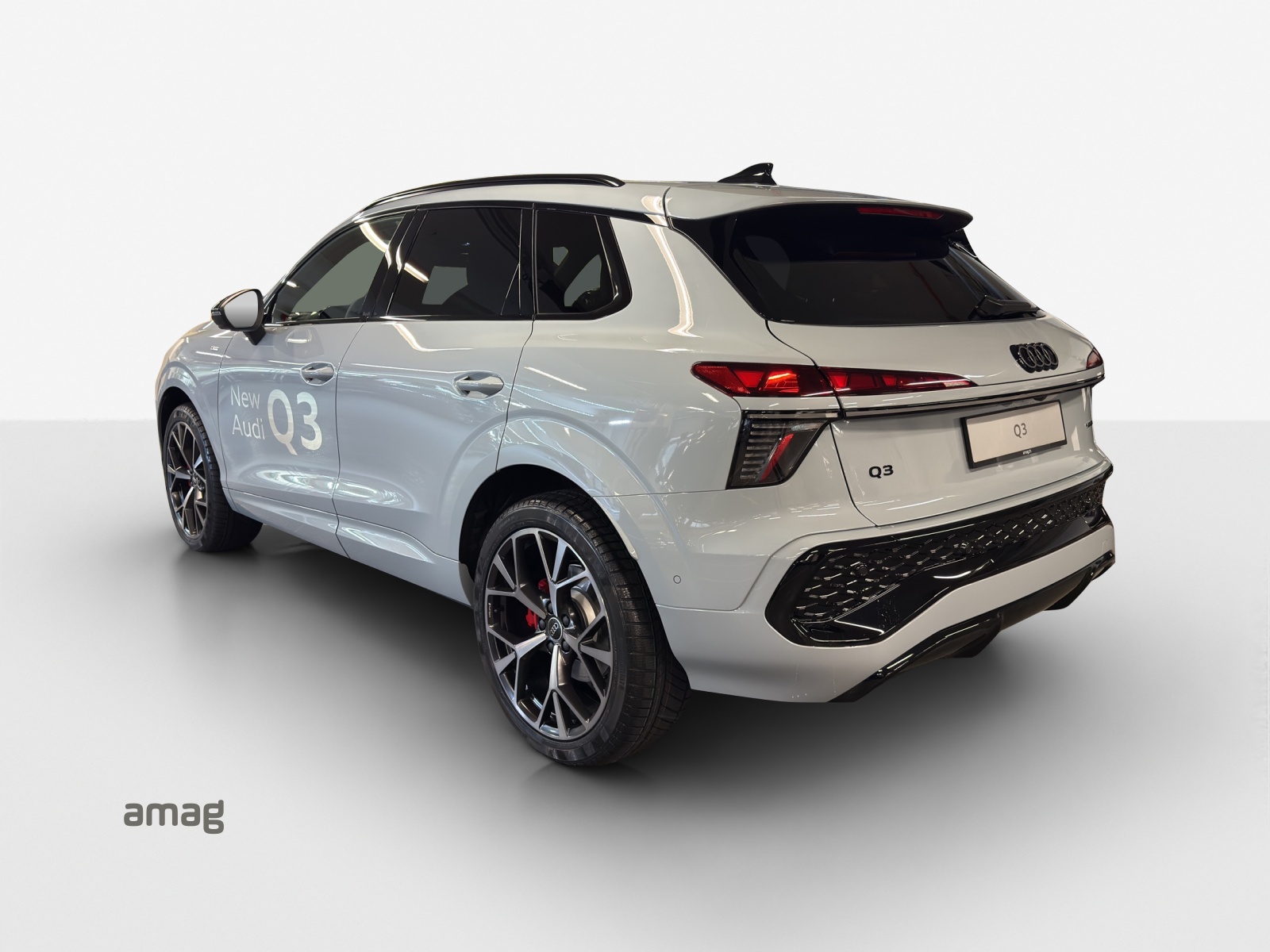 AUDI Q3 SUV TFSI quattro 195 kW S tronic-image-2