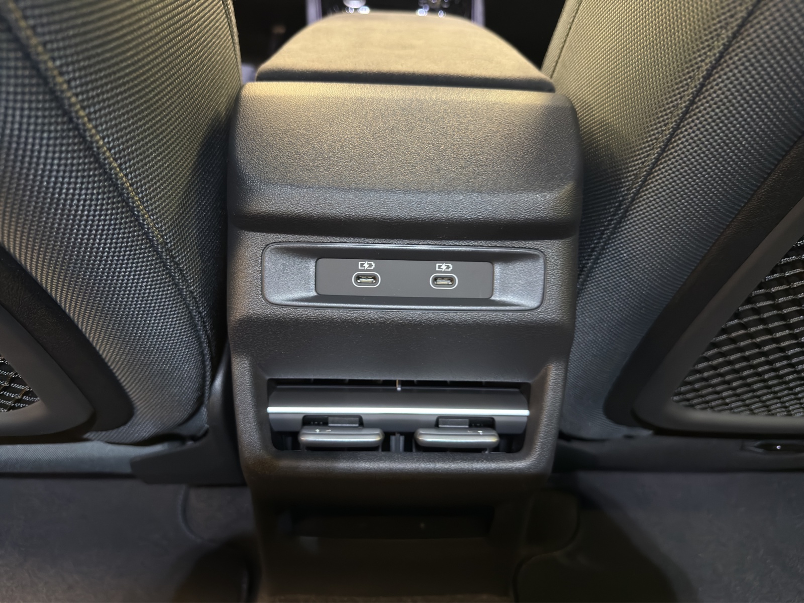 AUDI Q3 SUV TFSI quattro 195 kW S tronic-image-10