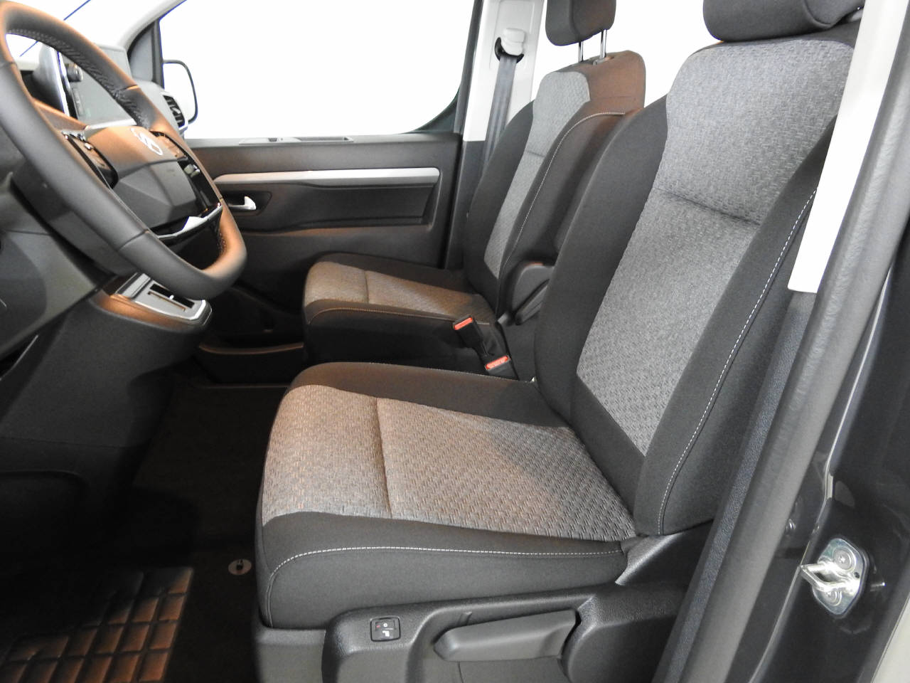 CITROEN Spacetourer M 2.0 BlueHDi 180 You S/S-image-15