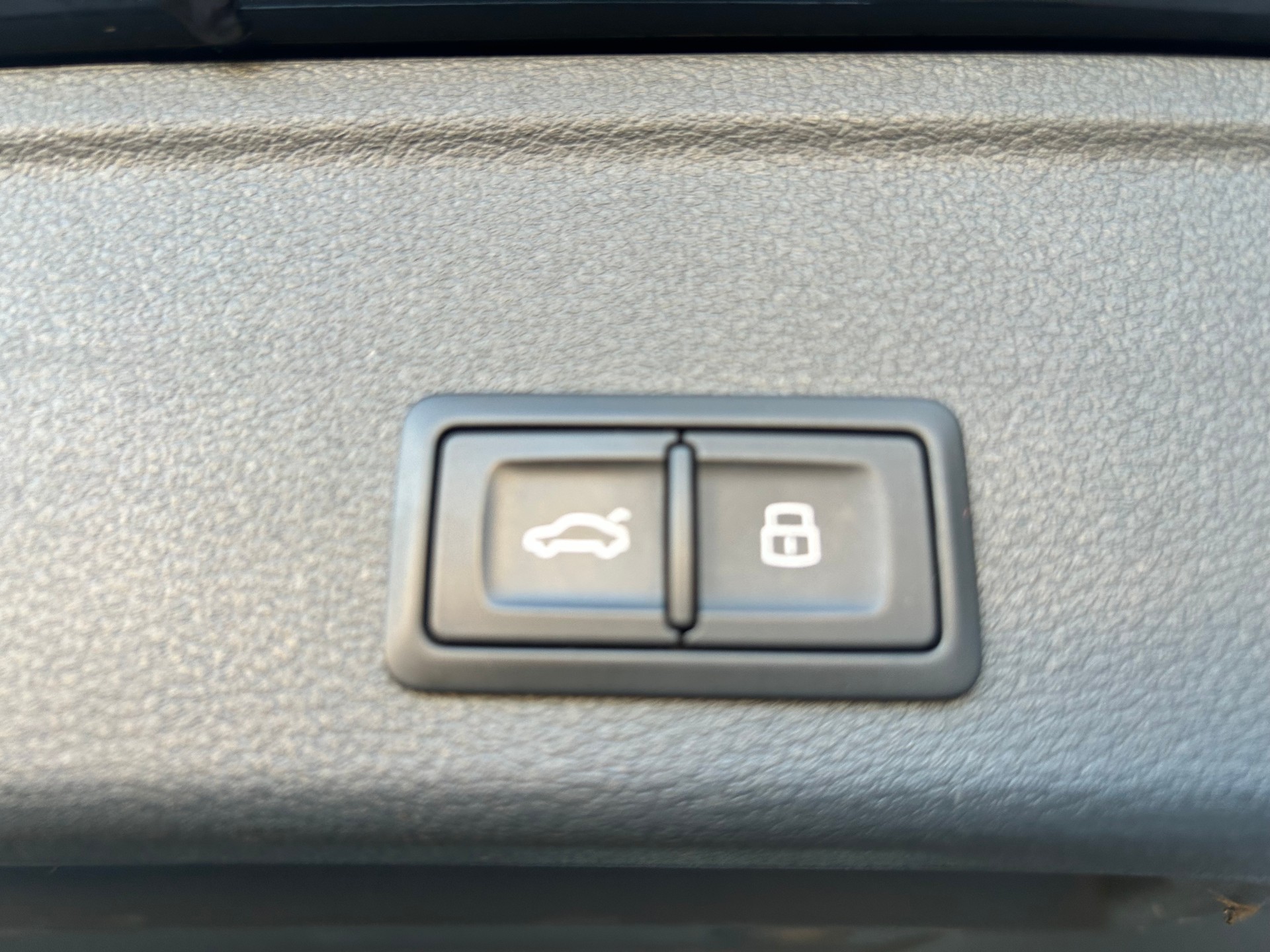AUDI A4 allroad 3.0 TDI quattro S-tronic-image-23