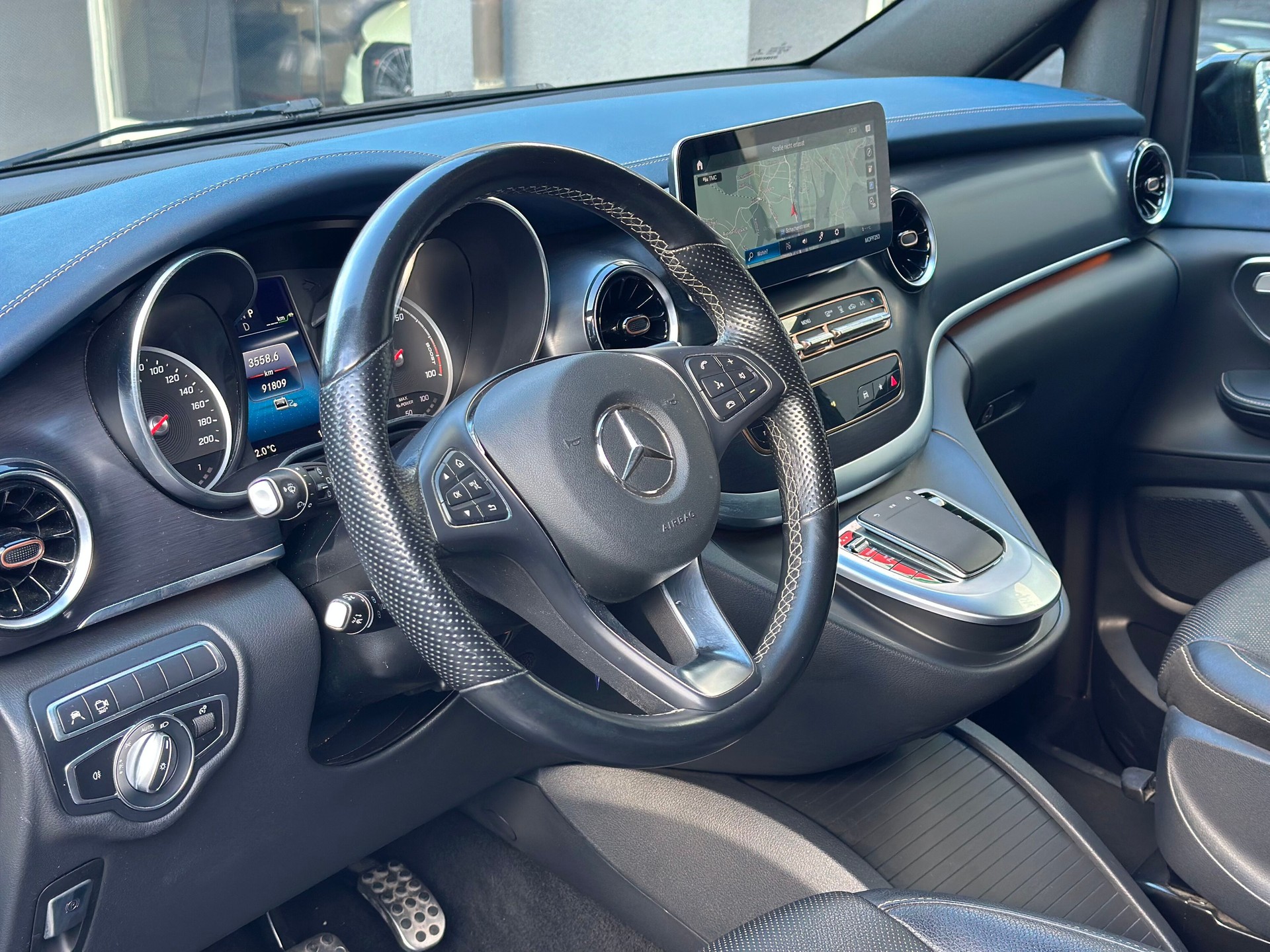 MERCEDES-BENZ EQV 300 Avantgarde lang-image-6