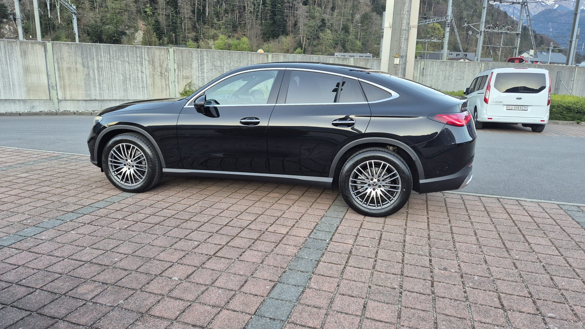MERCEDES-BENZ GLC Coupé 220 d 4Matic 9G-Tronic-image-4