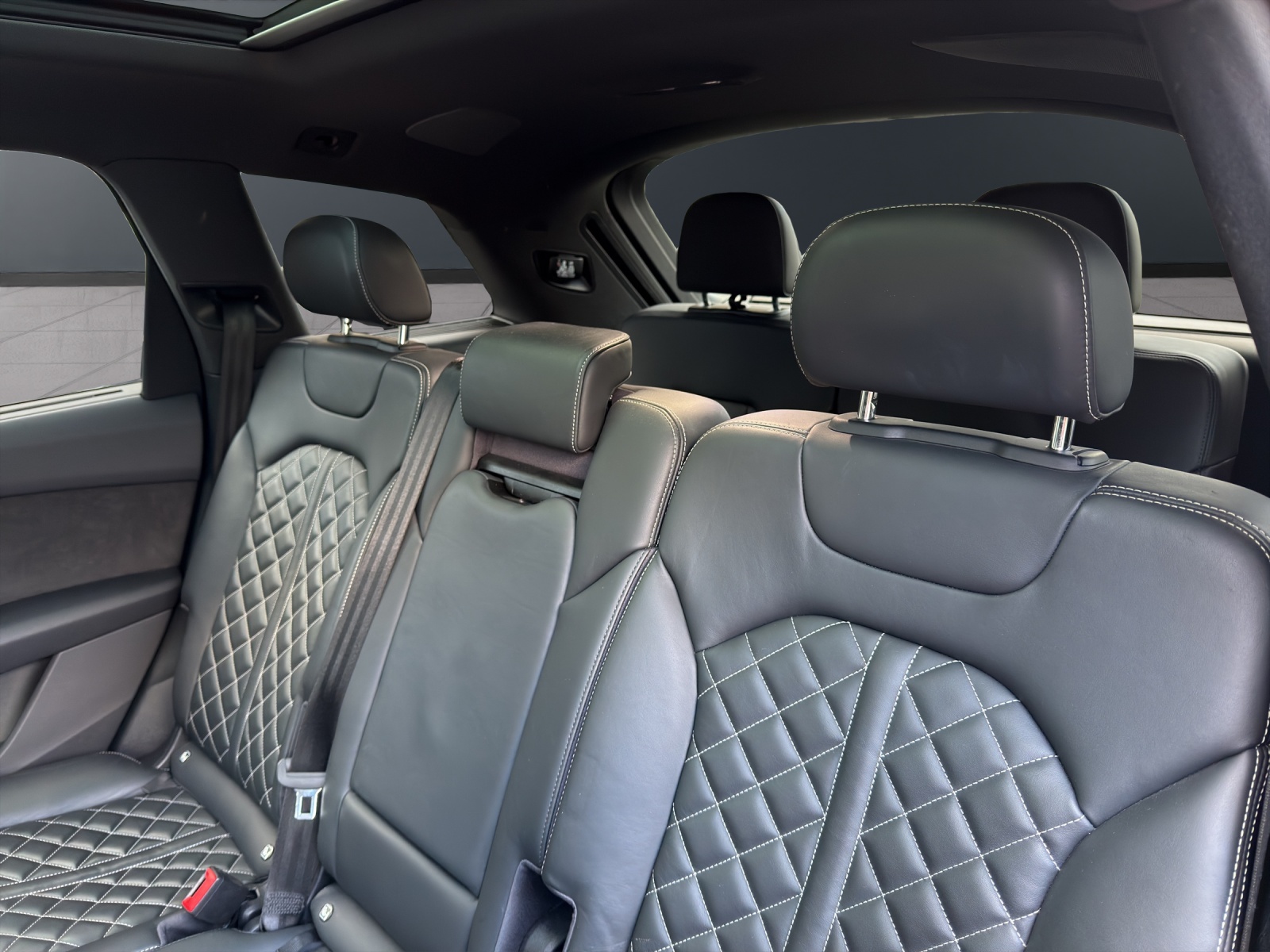 AUDI SQ7 4.0 V8 TDI quattro T-Tronic-image-11