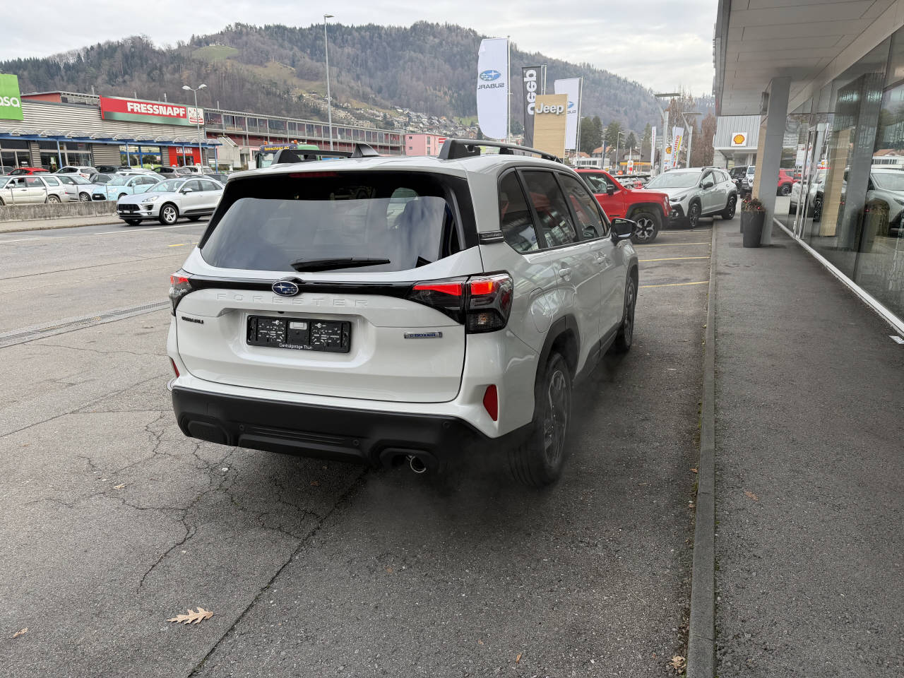 SUBARU Forester Station 2.0i e-Boxer Swiss Plus-image-4