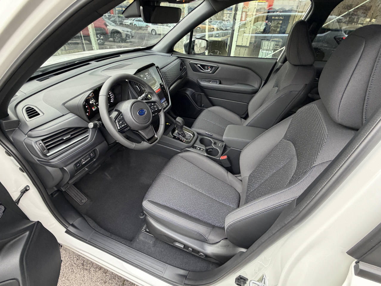 SUBARU Forester Station 2.0i e-Boxer Swiss Plus-image-8