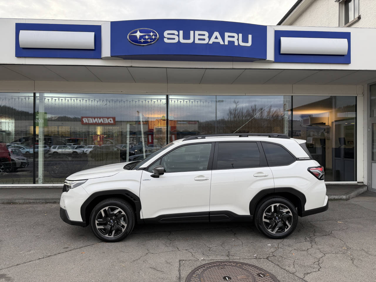 SUBARU Forester Station 2.0i e-Boxer Swiss Plus