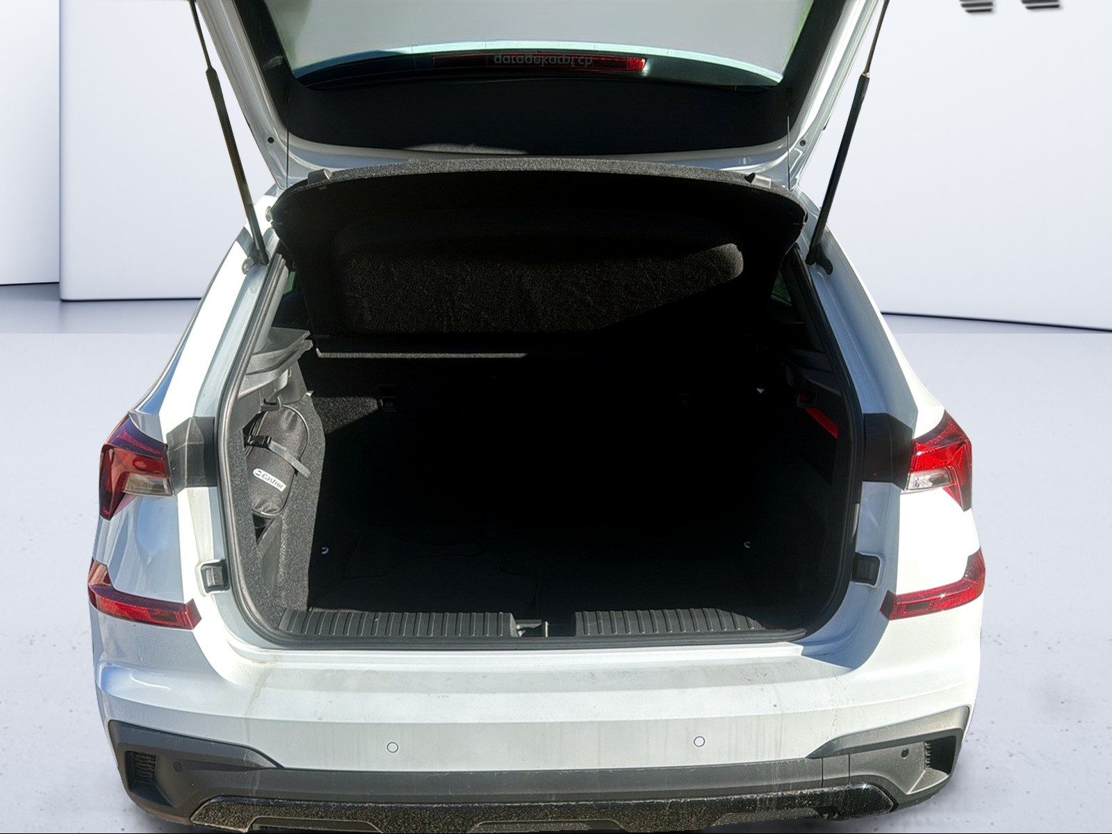 SKODA Kamiq 1.0 TSI Monte Carlo DSG-image-8