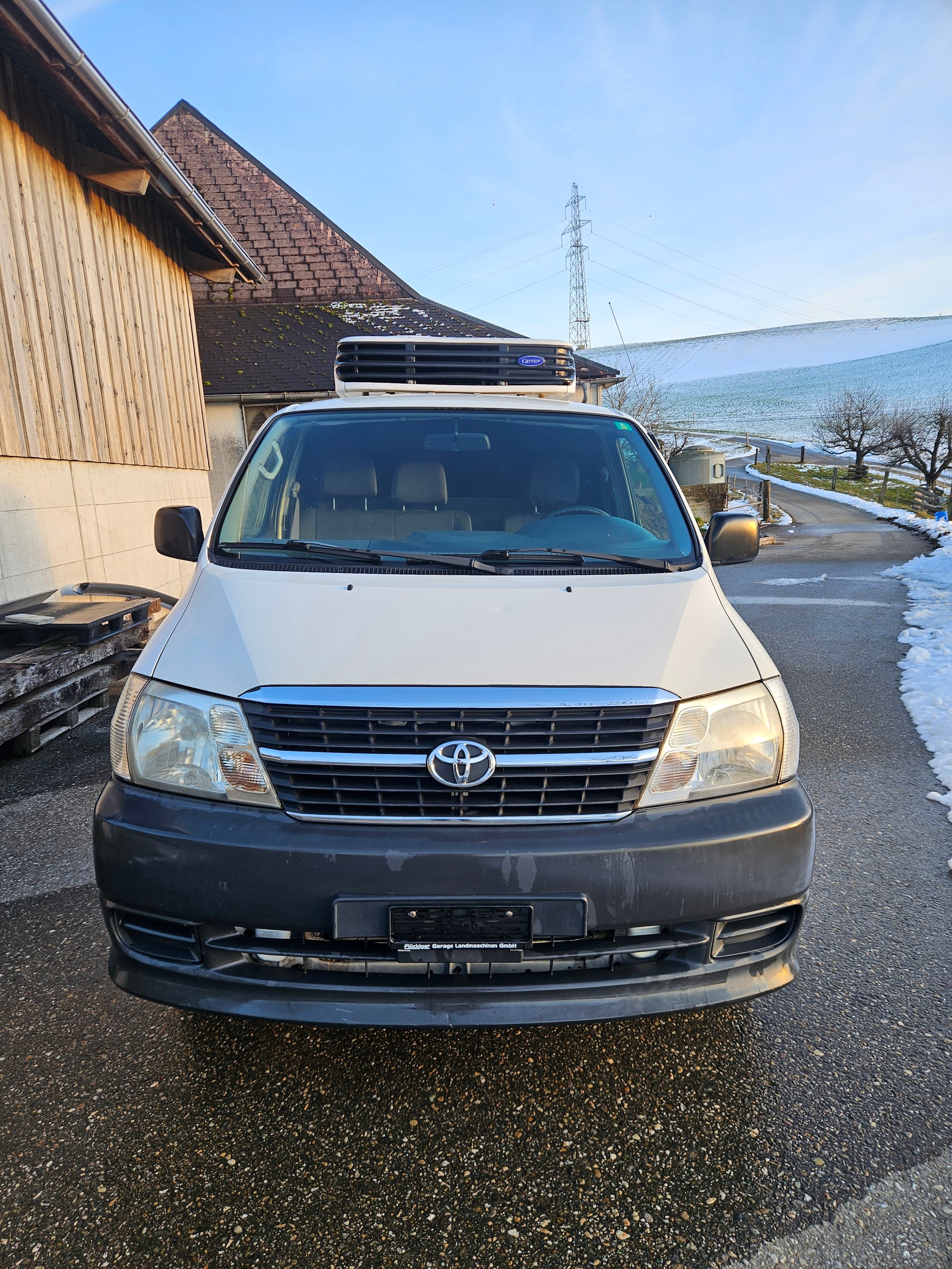 TOYOTA HI-ACE-image-2