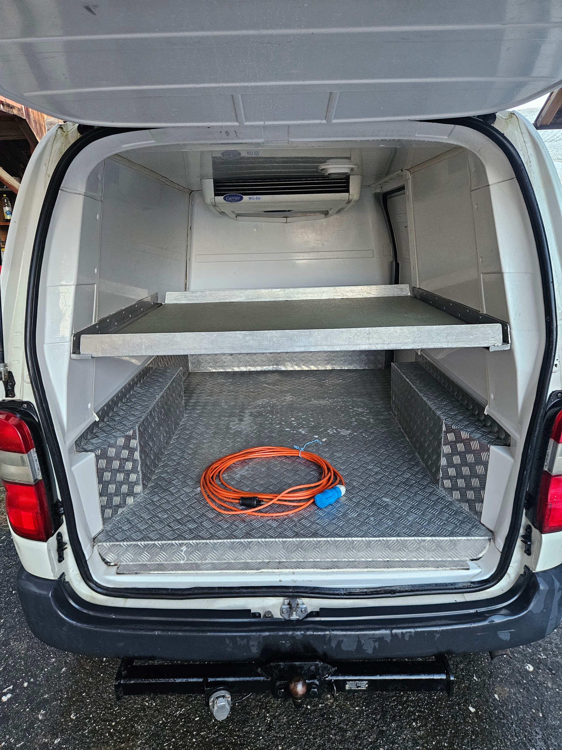 TOYOTA HI-ACE-image-4