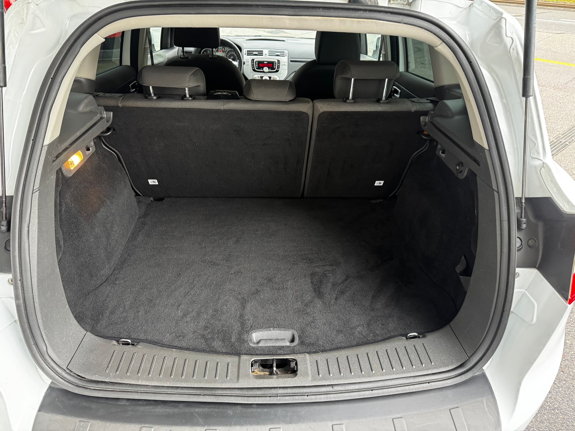 FORD Kuga 2.0 TDCi Carving 4WD PowerShift-image-12