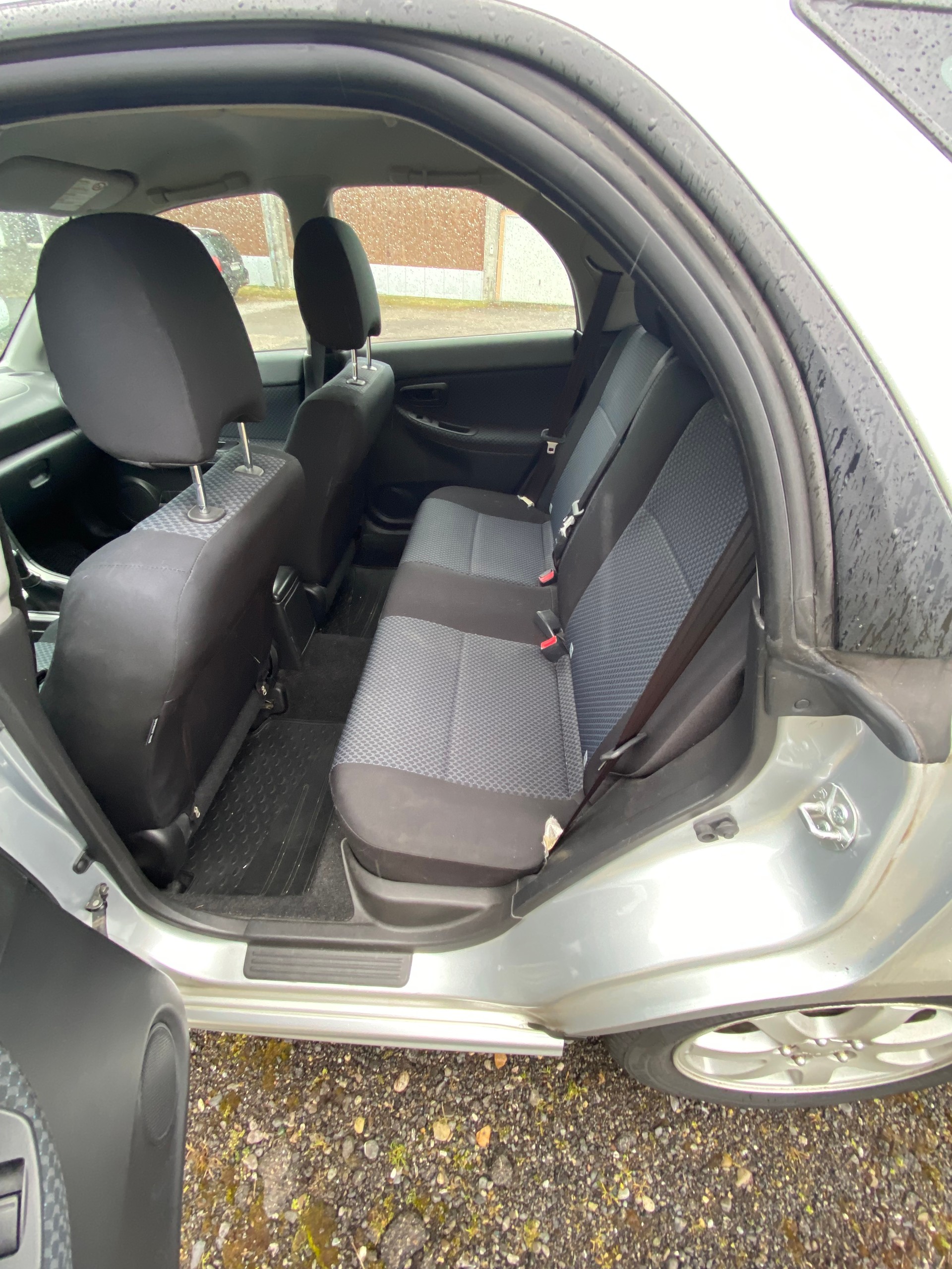 SUBARU Impreza 1.5R Swiss-image-7