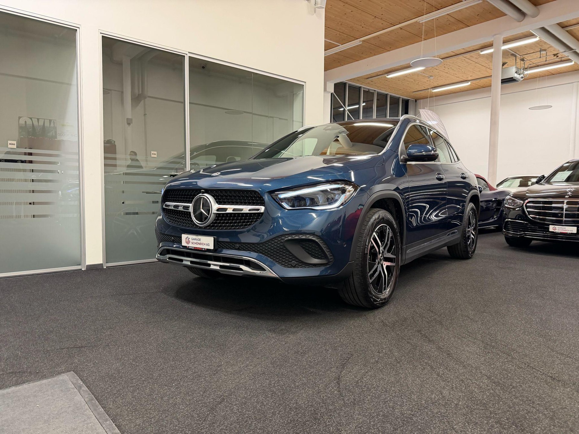 MERCEDES-BENZ GLA 200 Progressive-image-0