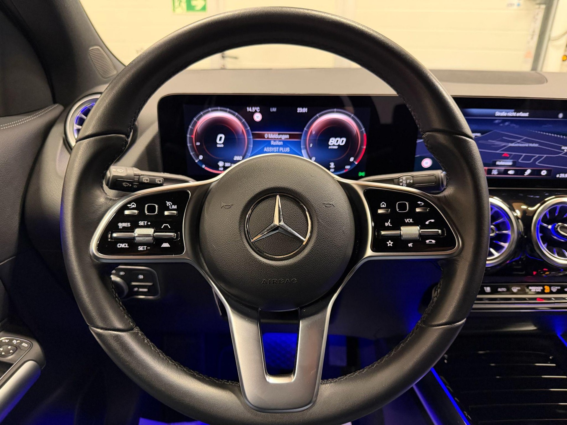 MERCEDES-BENZ GLA 200 Progressive-image-20