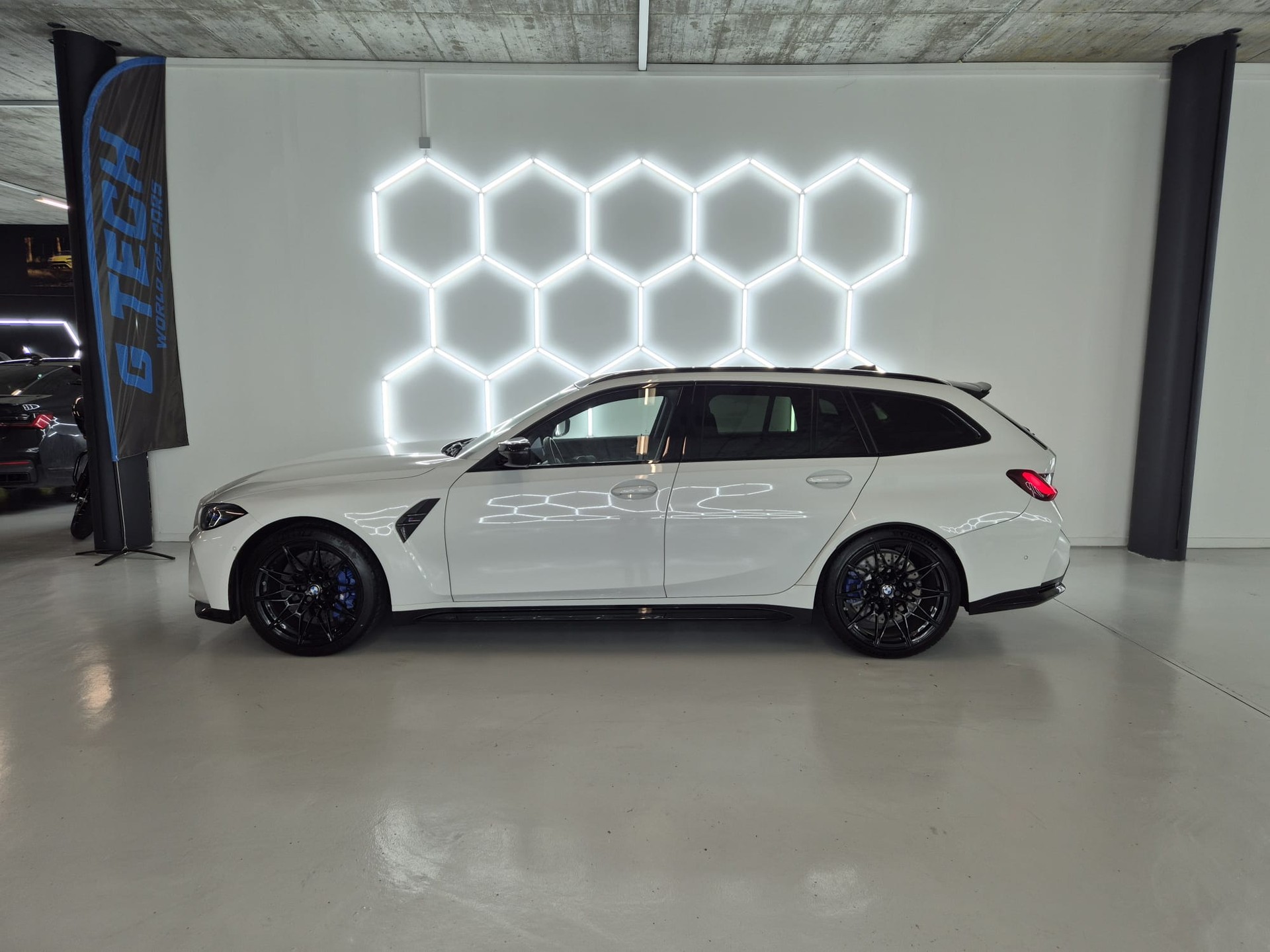 BMW M3 Touring xDrive Competition M-image-2