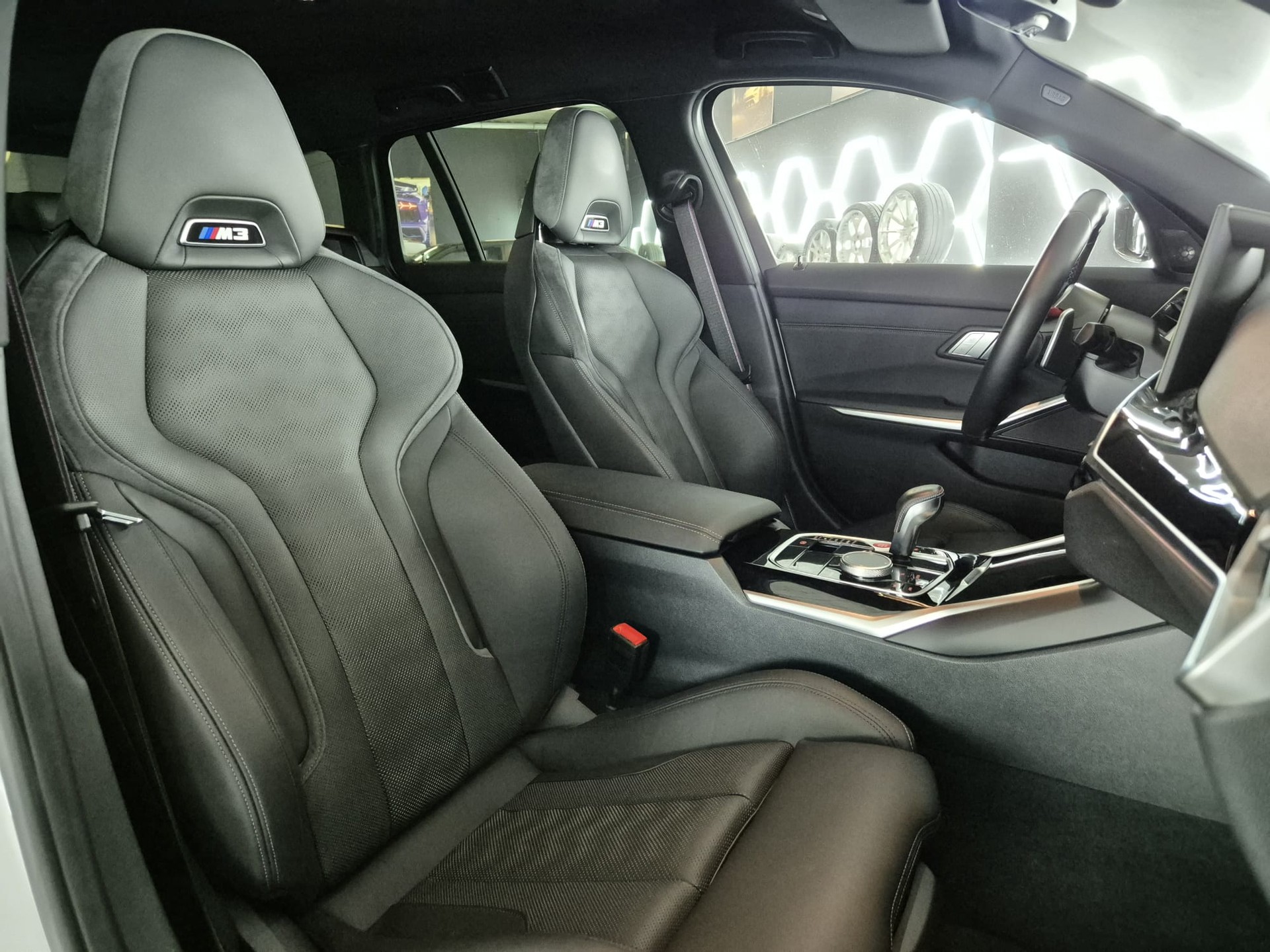 BMW M3 Touring xDrive Competition M-image-24