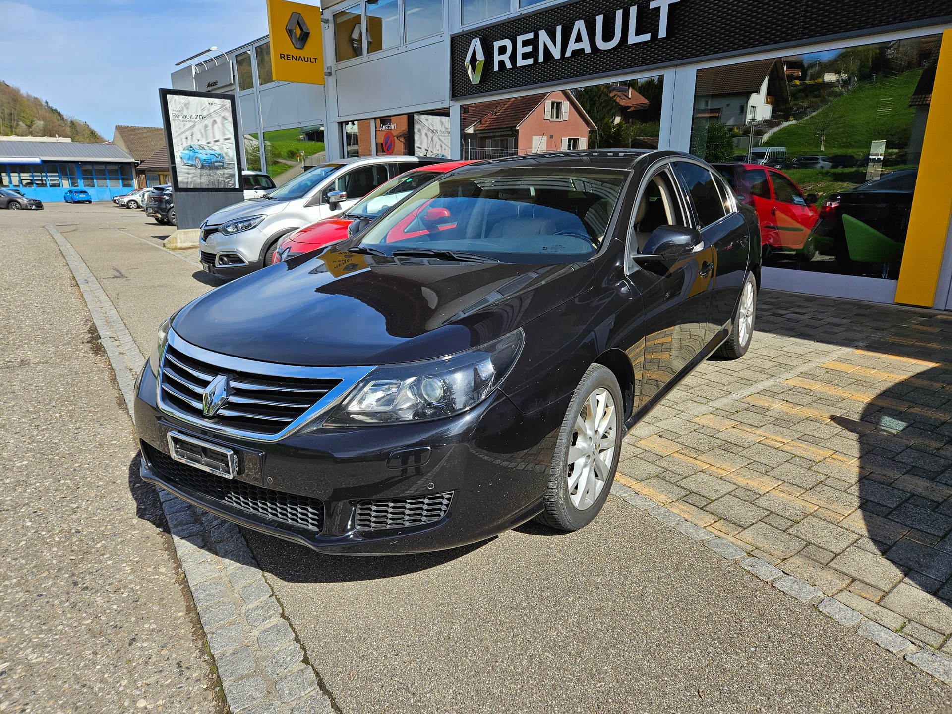 RENAULT Latitude 3.0 dCi Initiale active-shift
