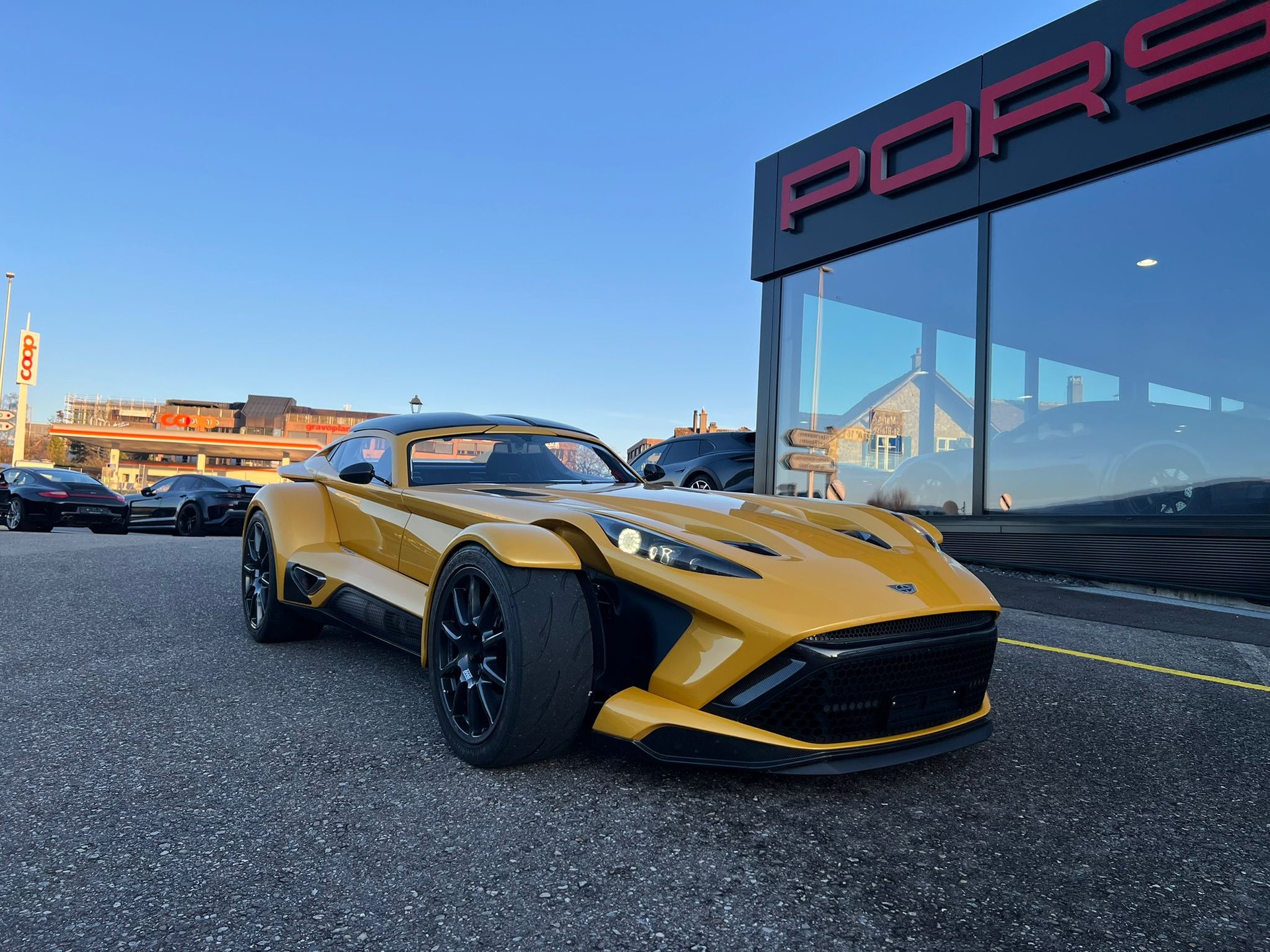 DONKERVOORT F22-showroom-element-1