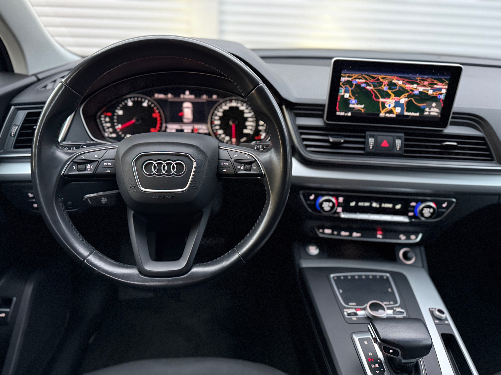 AUDI Q5 2.0 TDI 190 quattro S-Tronic-image-10
