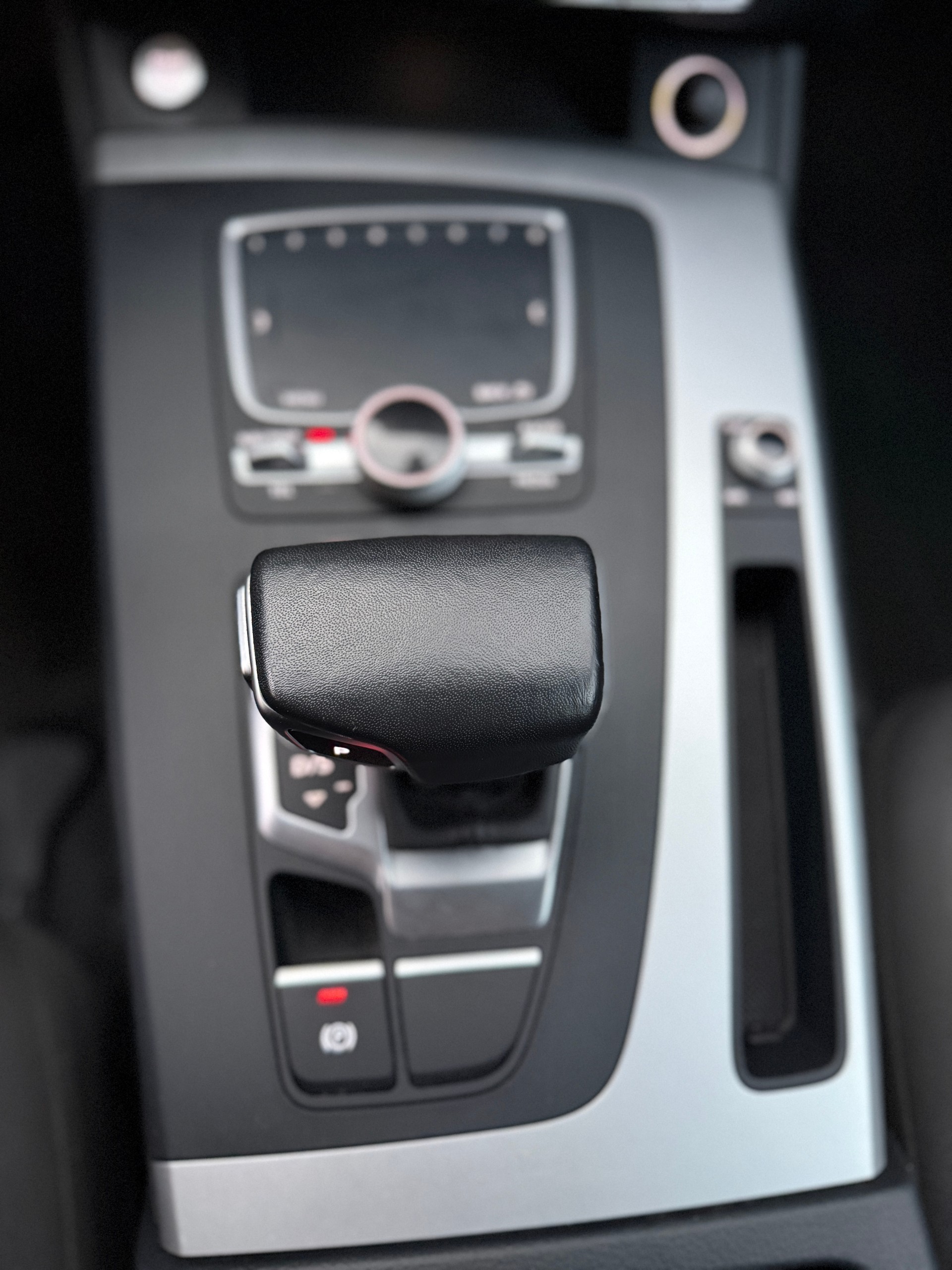 AUDI Q5 2.0 TDI 190 quattro S-Tronic-image-13