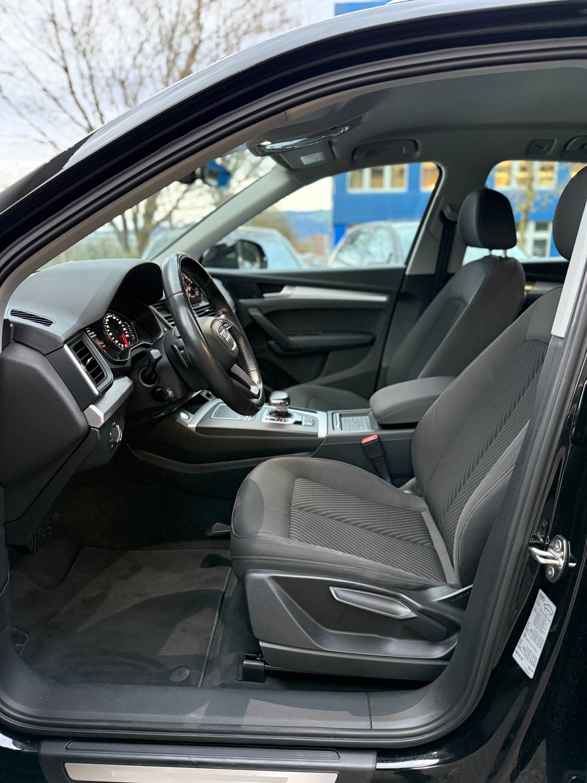 AUDI Q5 2.0 TDI 190 quattro S-Tronic-image-7