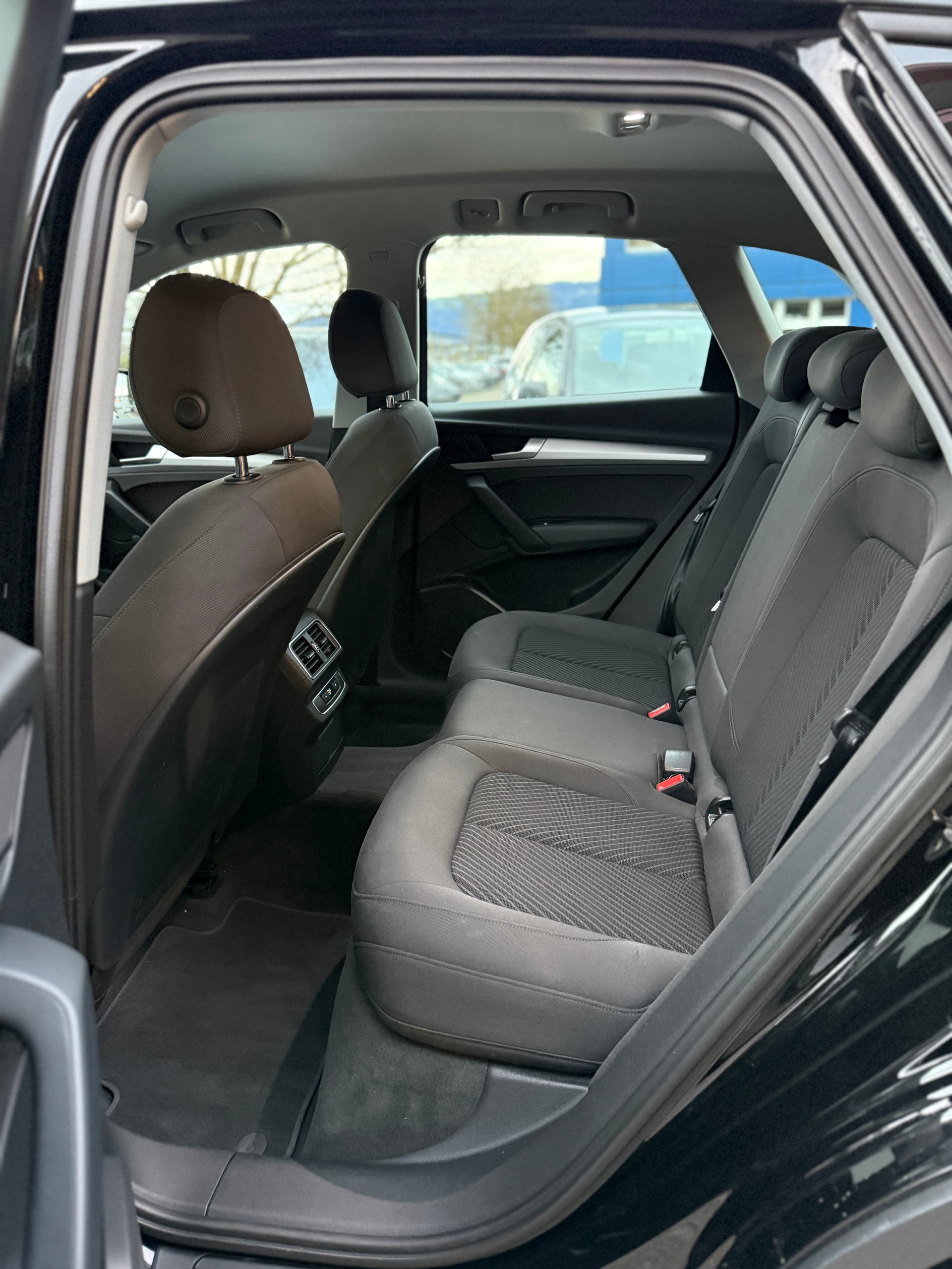 AUDI Q5 2.0 TDI 190 quattro S-Tronic-image-8
