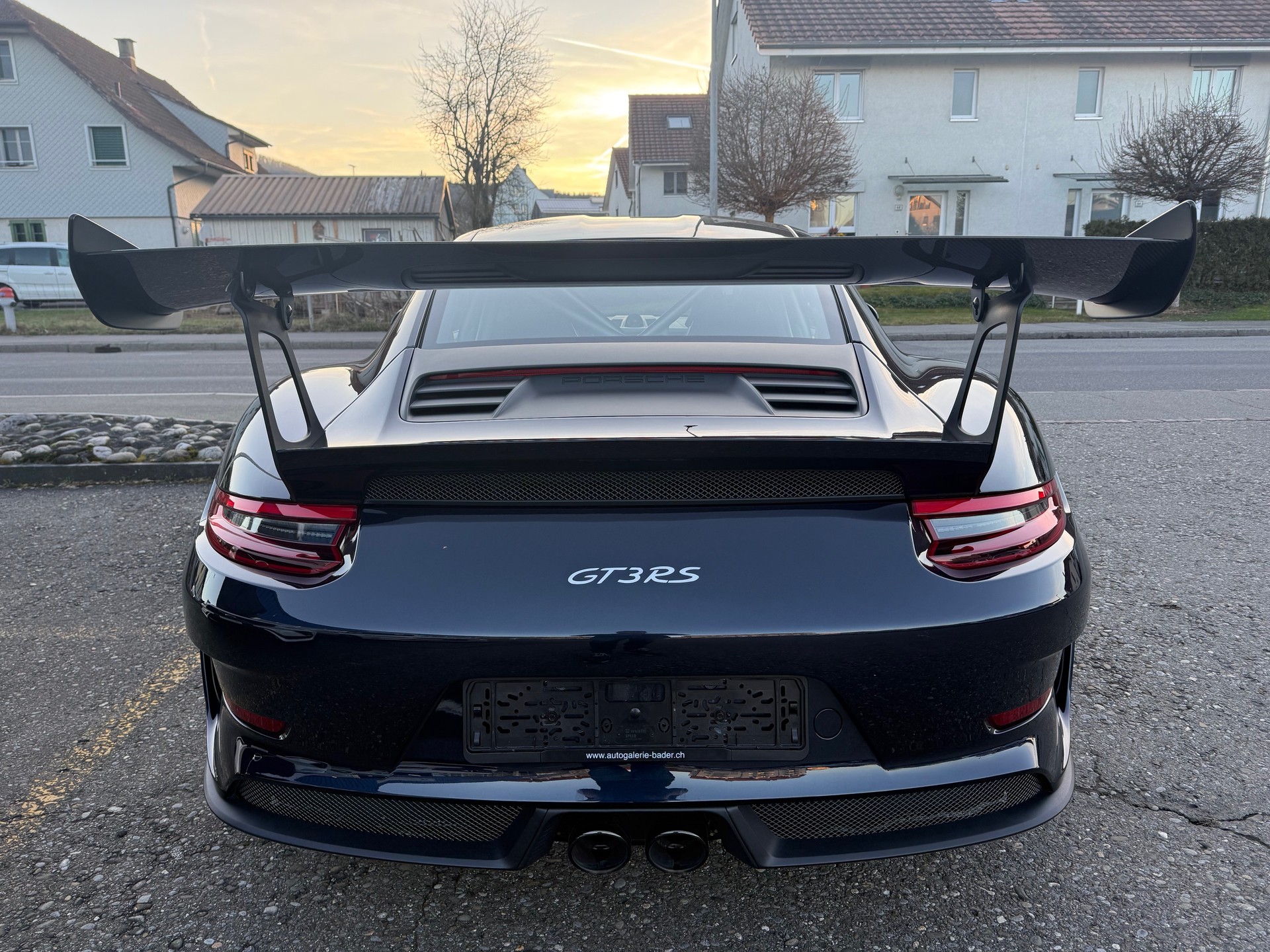 PORSCHE 911 GT3 RS *Weissach*-image-4