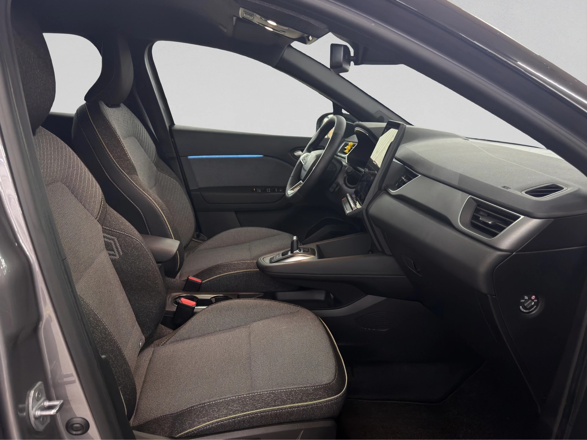 RENAULT Captur 1.8 E-Tech 160 Techno DHT-image-8
