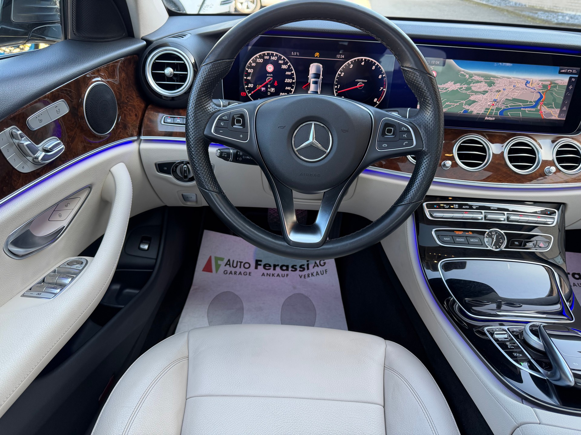 MERCEDES-BENZ E 400 AMG Line 4Matic 9G-Tronic-image-13