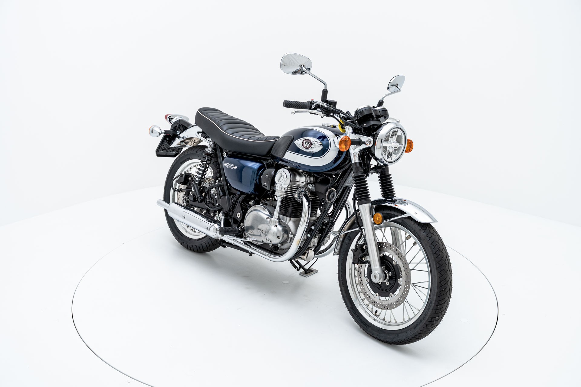 KAWASAKI W 800-showroom-element-1