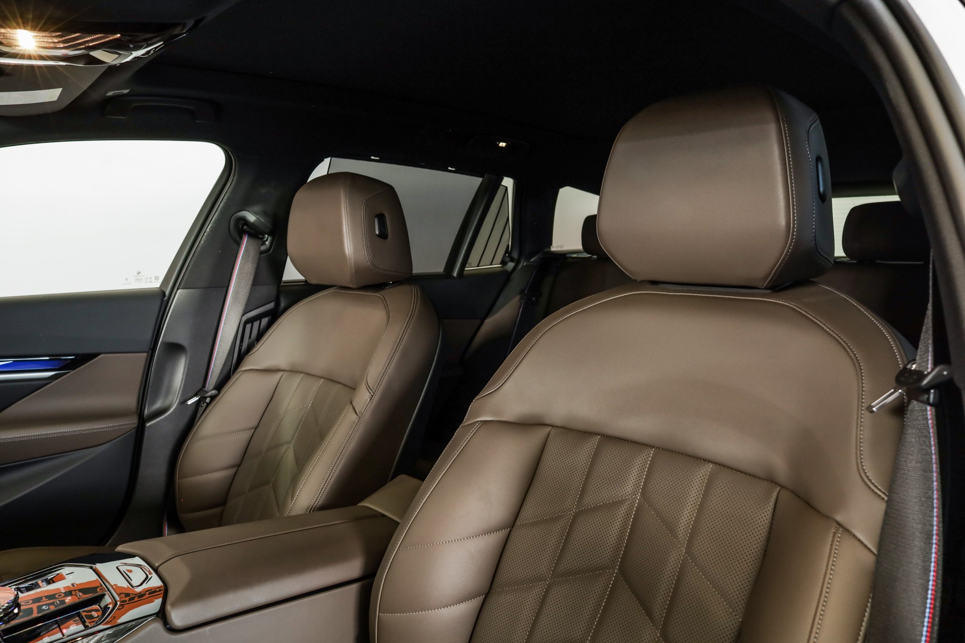 BMW i5 M60 Touring M Sport Pro-image-9