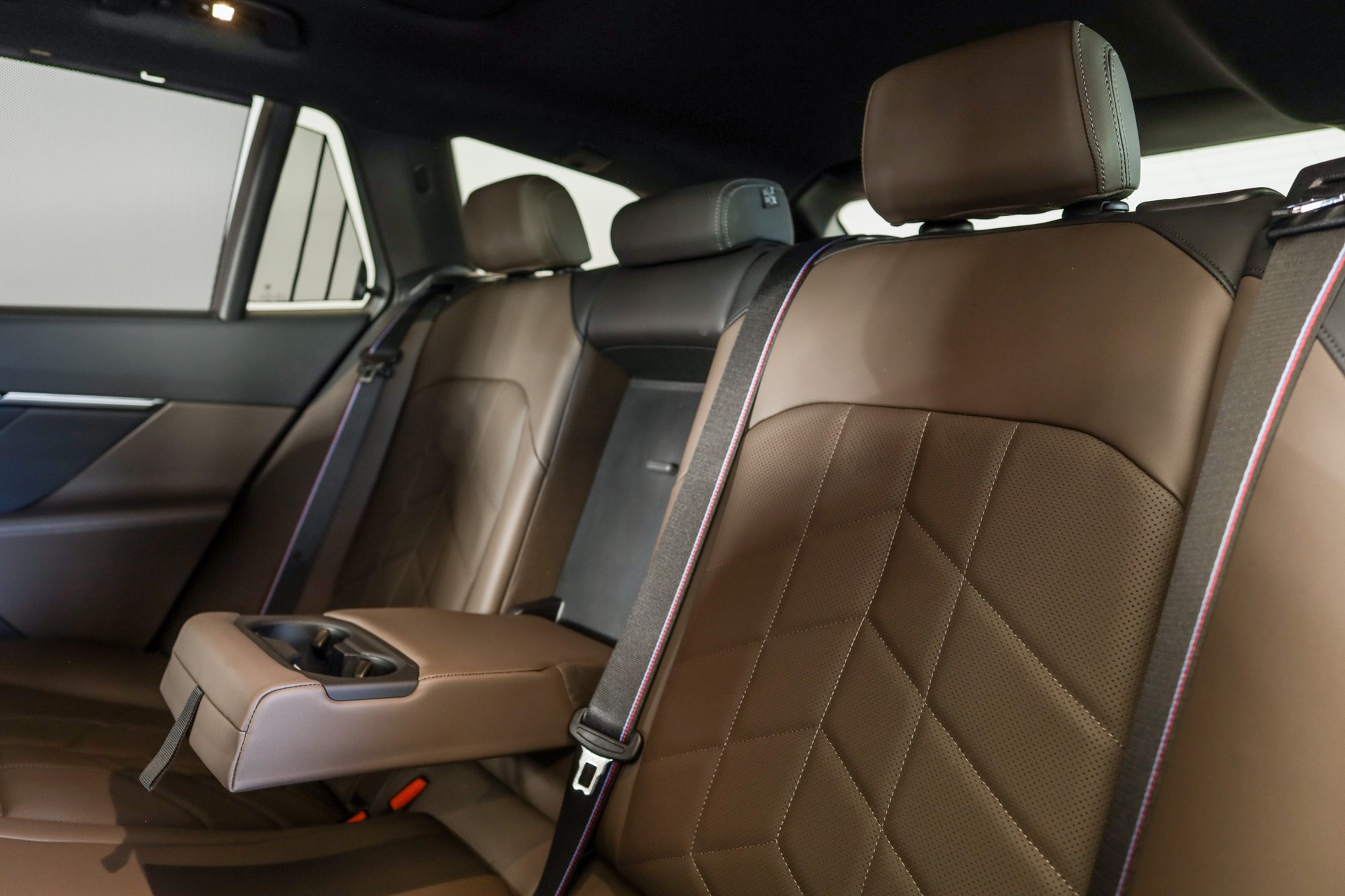BMW i5 M60 Touring M Sport Pro-image-12