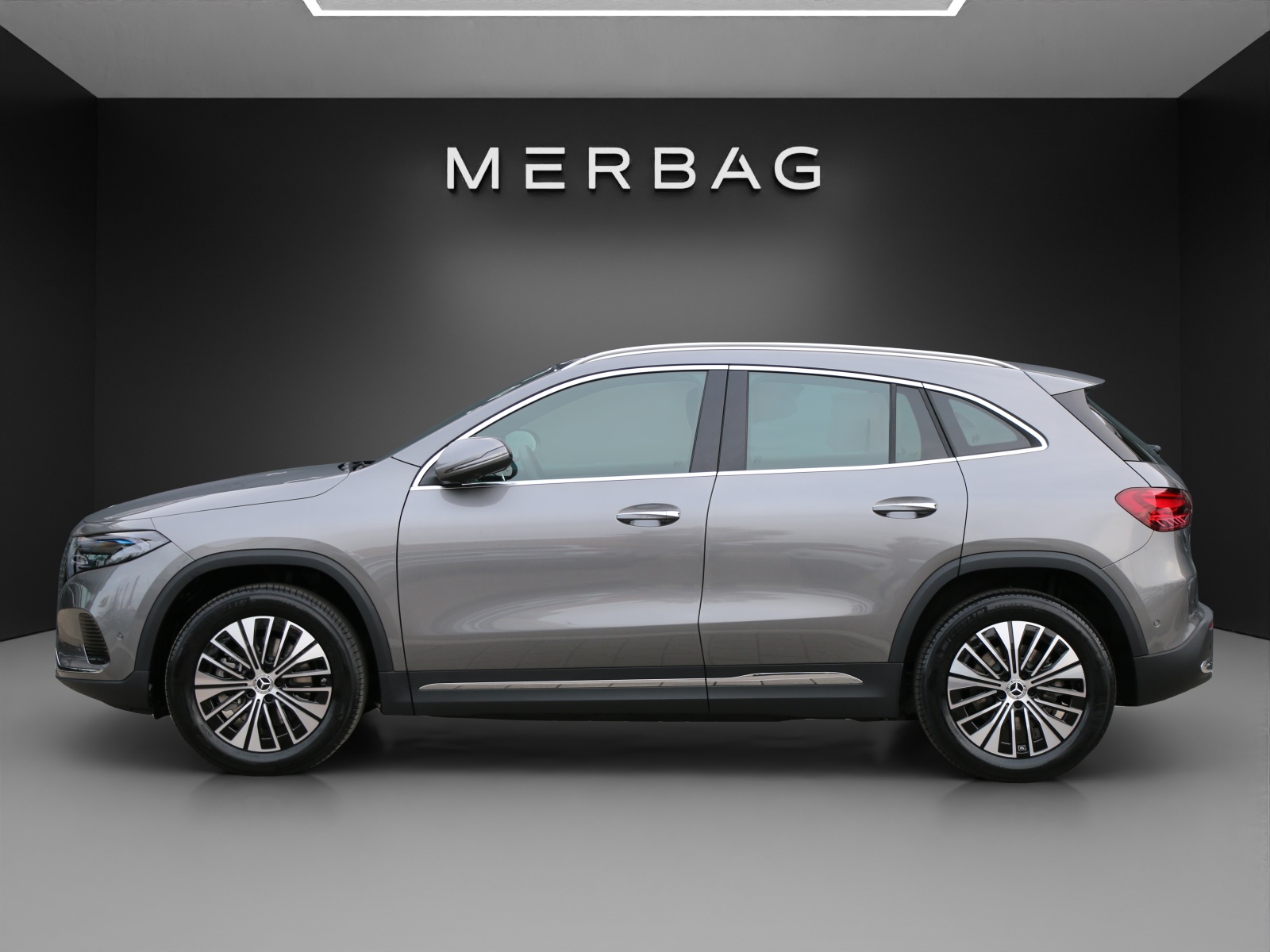 MERCEDES-BENZ EQA 350 4MATIC "Excellence Edition"-image-1