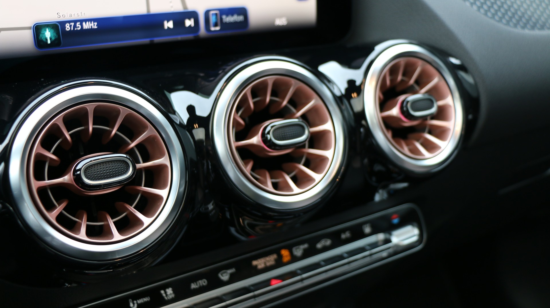 MERCEDES-BENZ EQA 350 4MATIC "Excellence Edition"-image-14