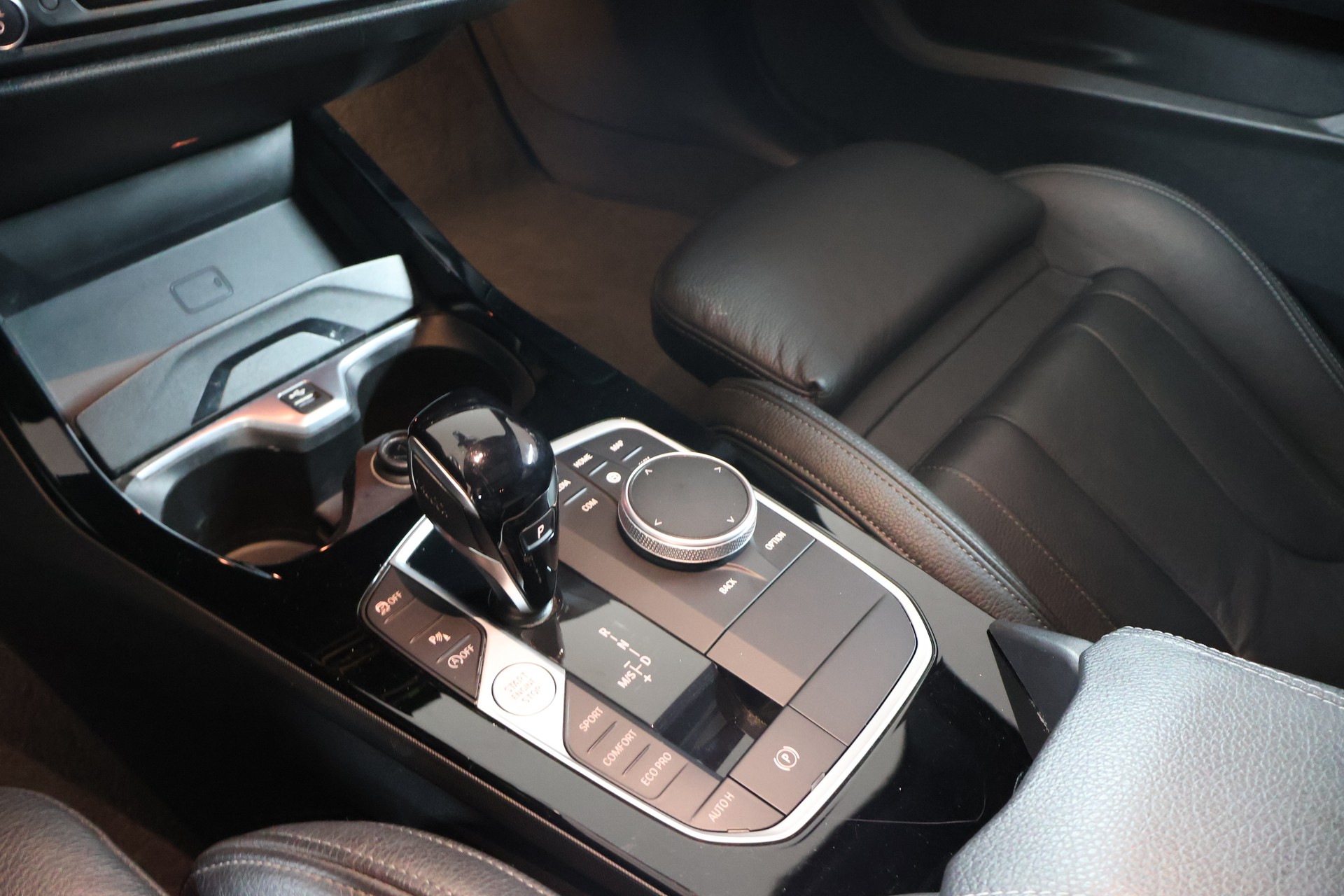 BMW M135i xDrive Steptronic-image-13