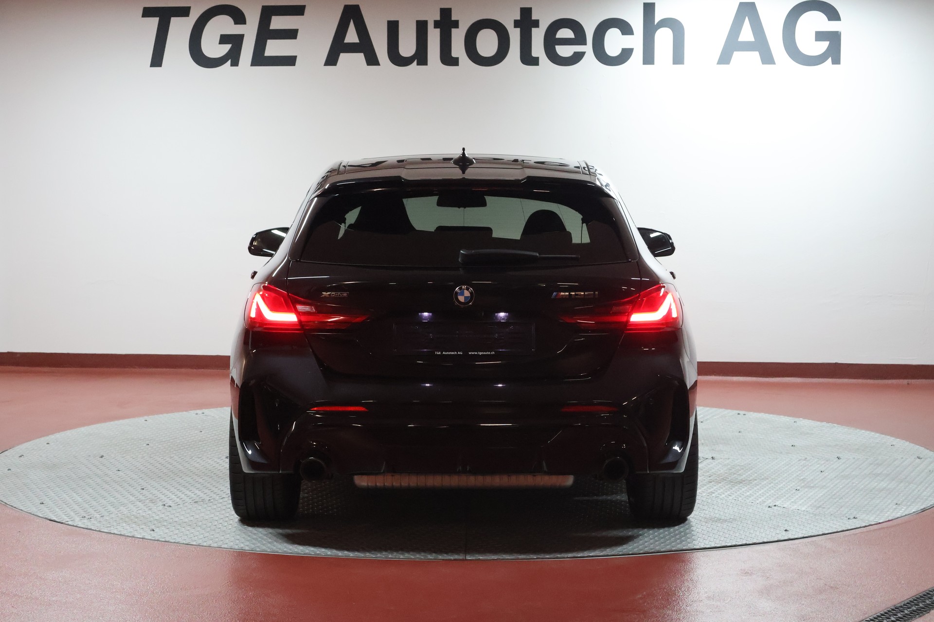 BMW M135i xDrive Steptronic-image-20