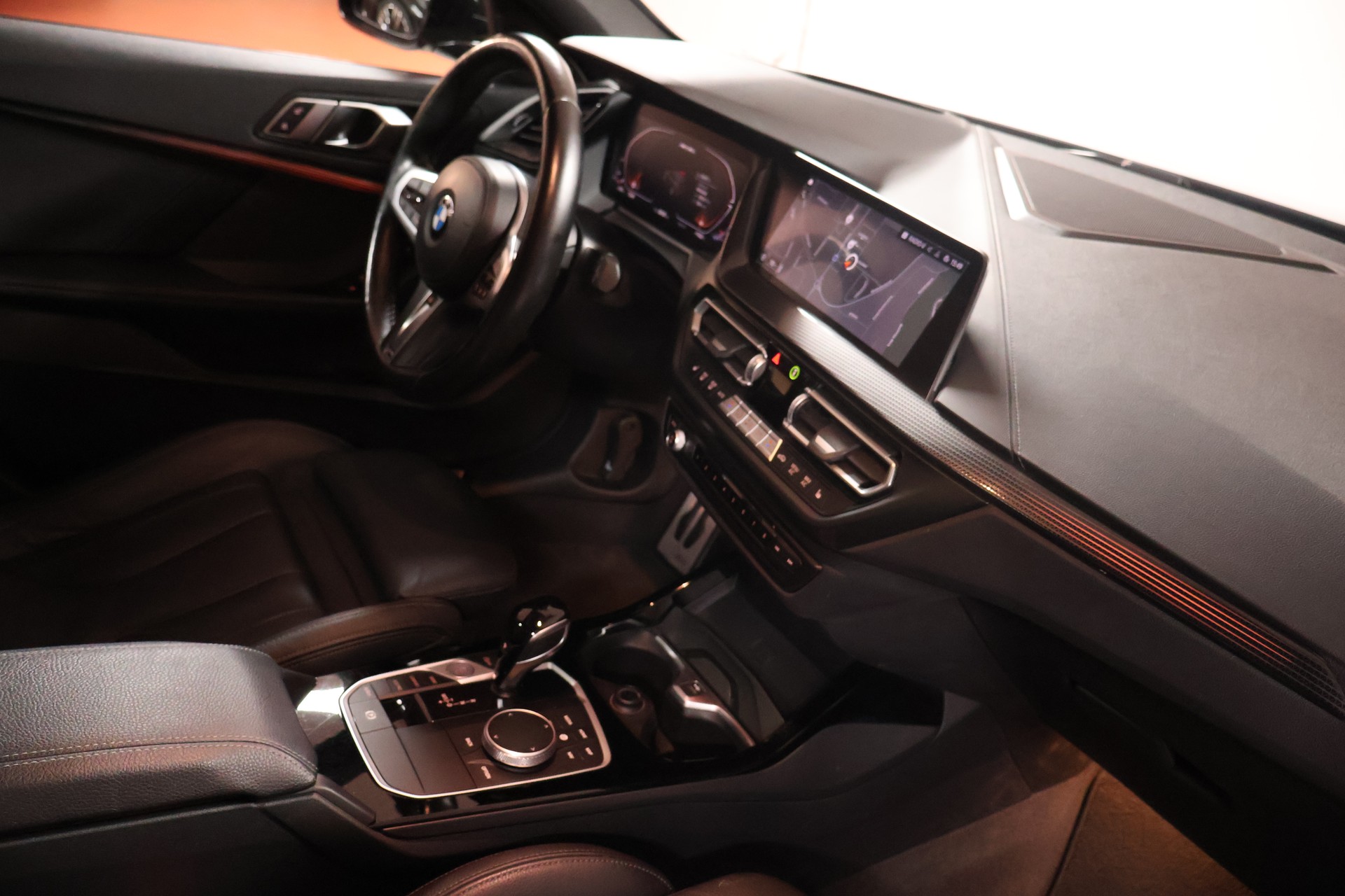 BMW M135i xDrive Steptronic-image-11