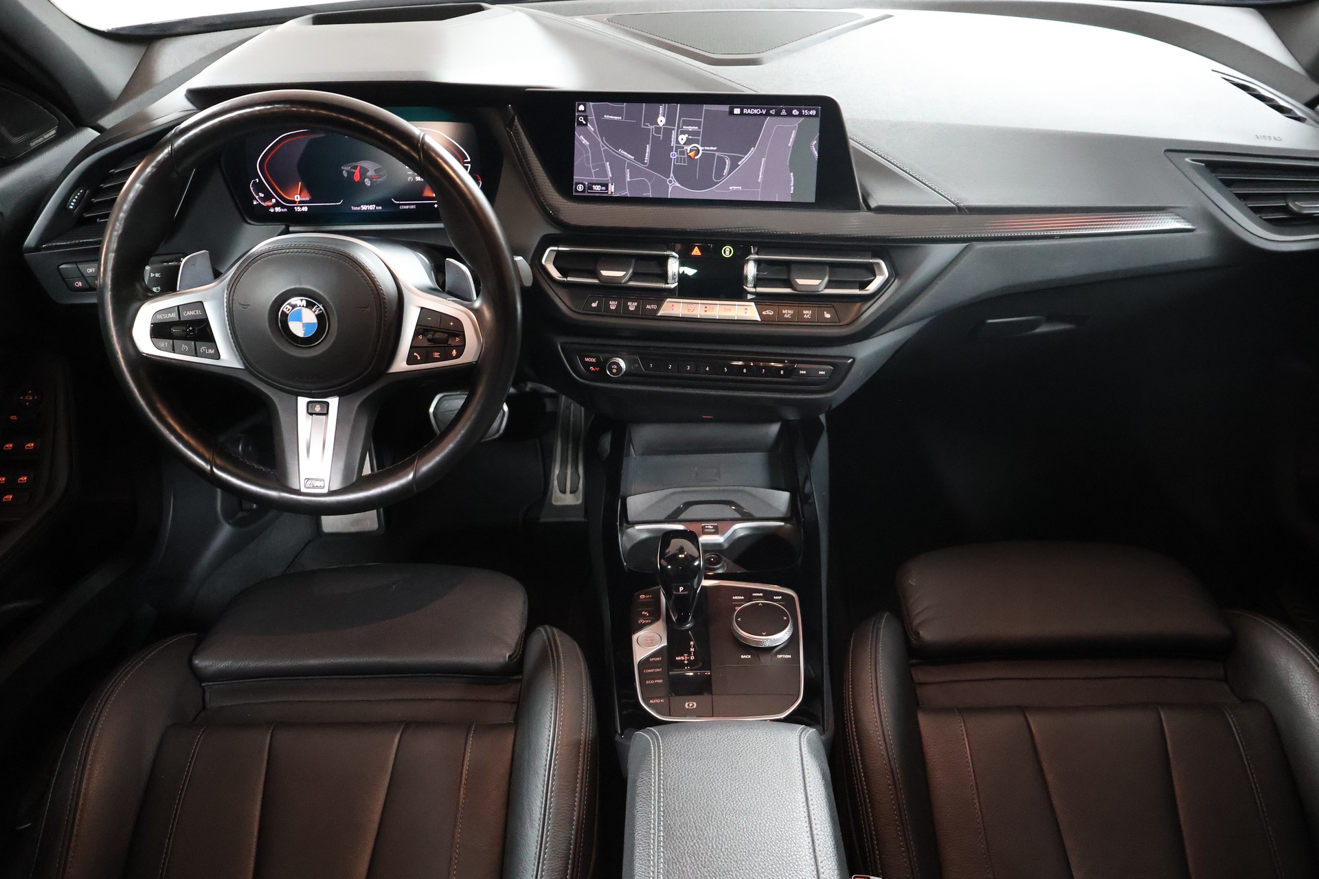 BMW M135i xDrive Steptronic-image-10