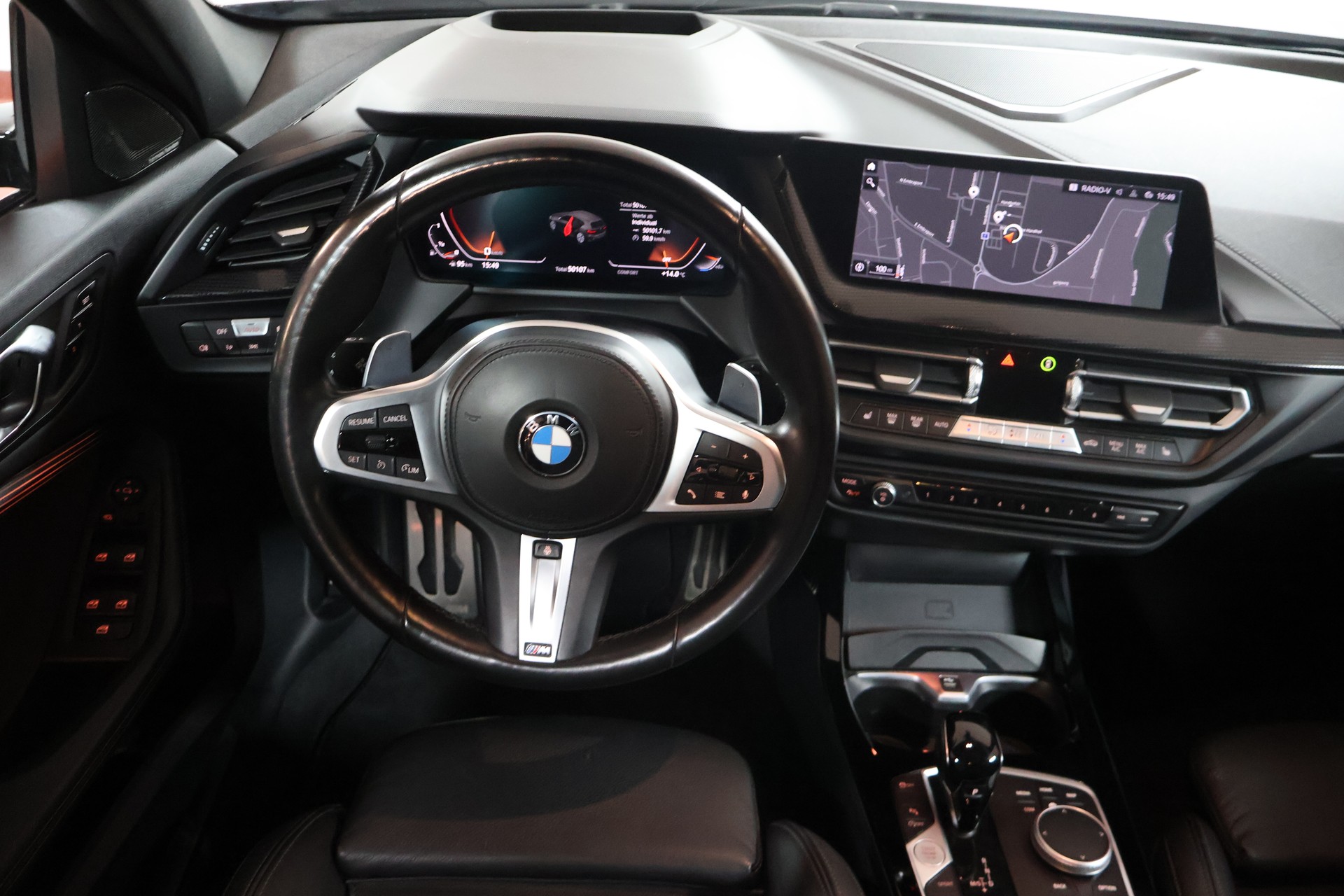 BMW M135i xDrive Steptronic-image-9
