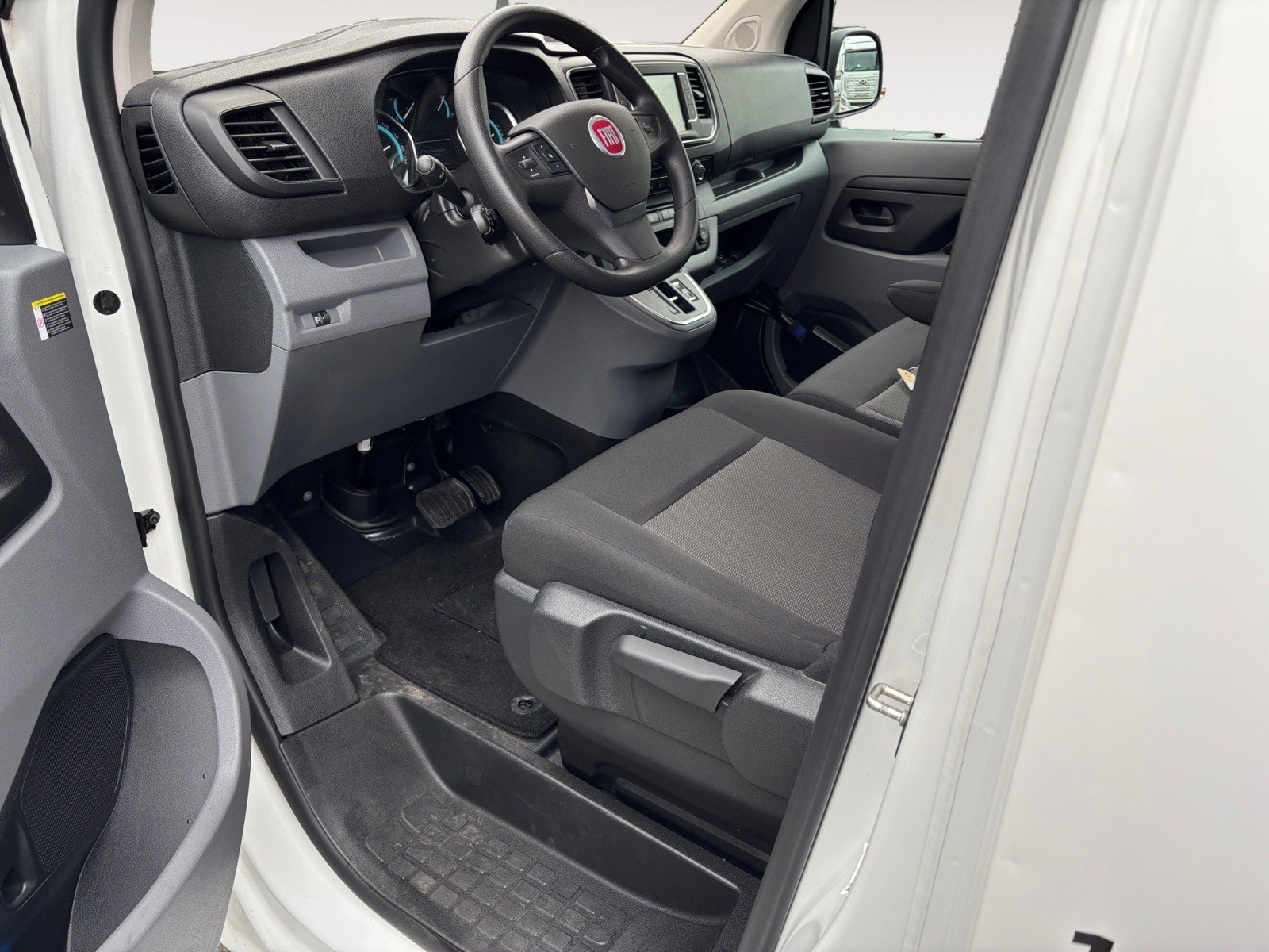 FIAT E-Scudo 50kWh L2 Lounge-image-6