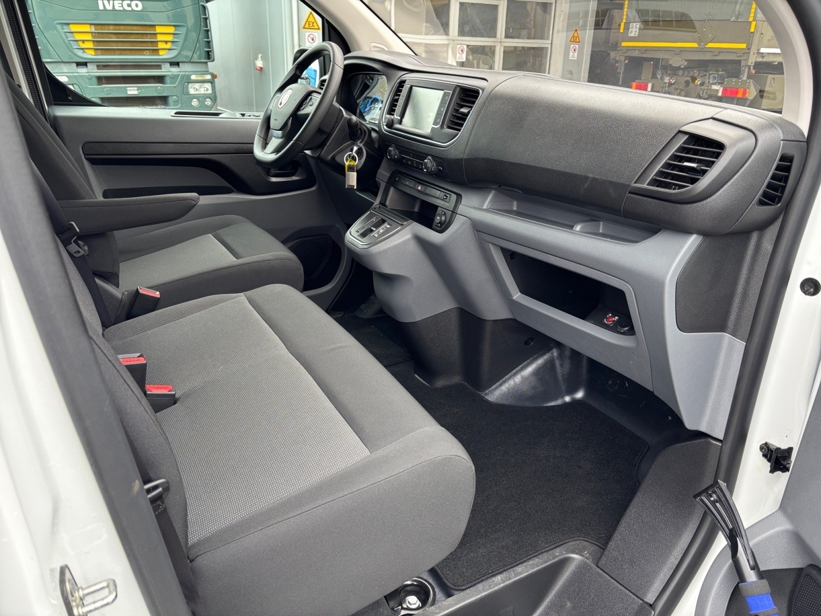 FIAT E-Scudo 50kWh L2 Lounge-image-7