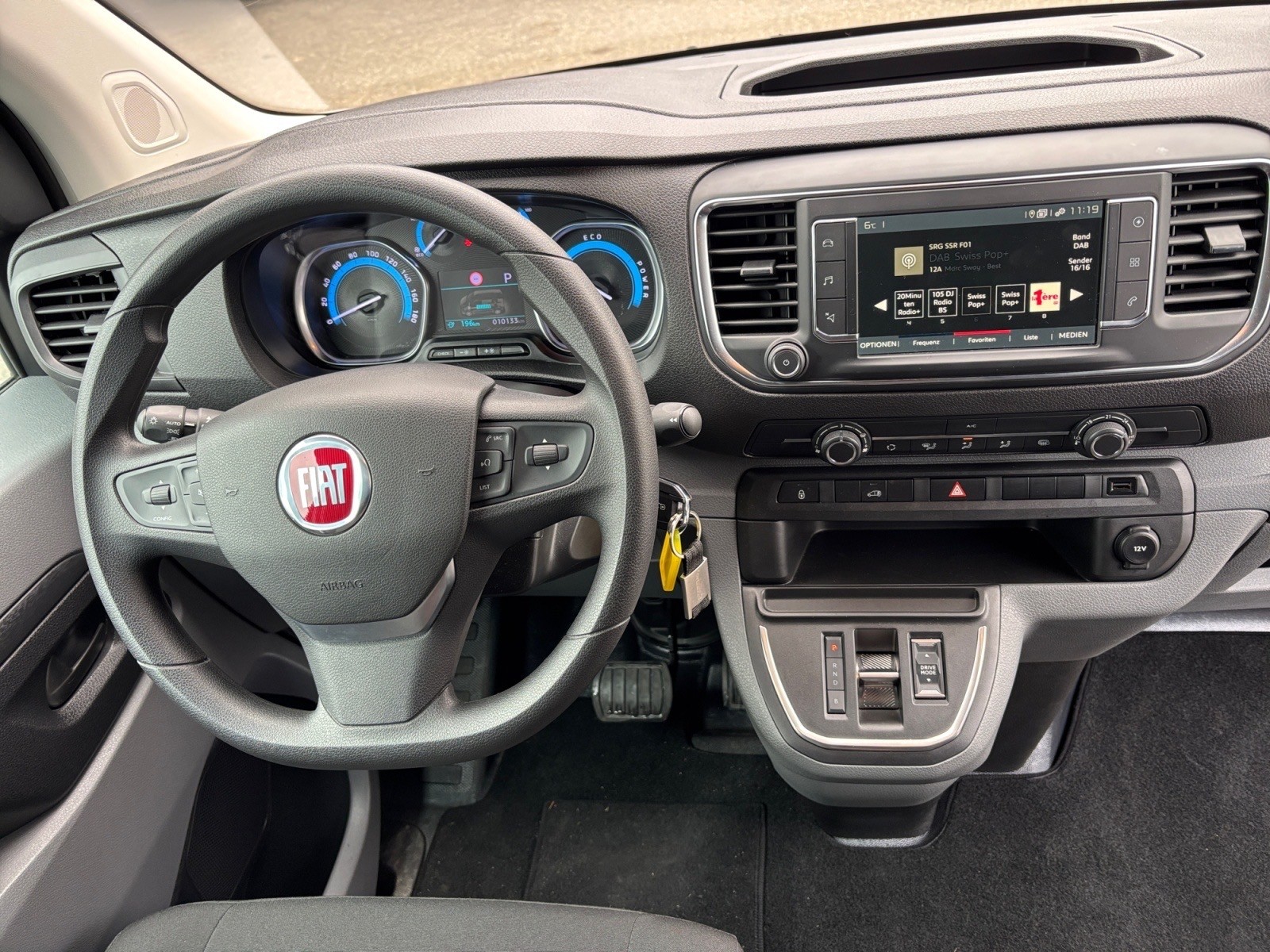 FIAT E-Scudo 50kWh L2 Lounge-image-10