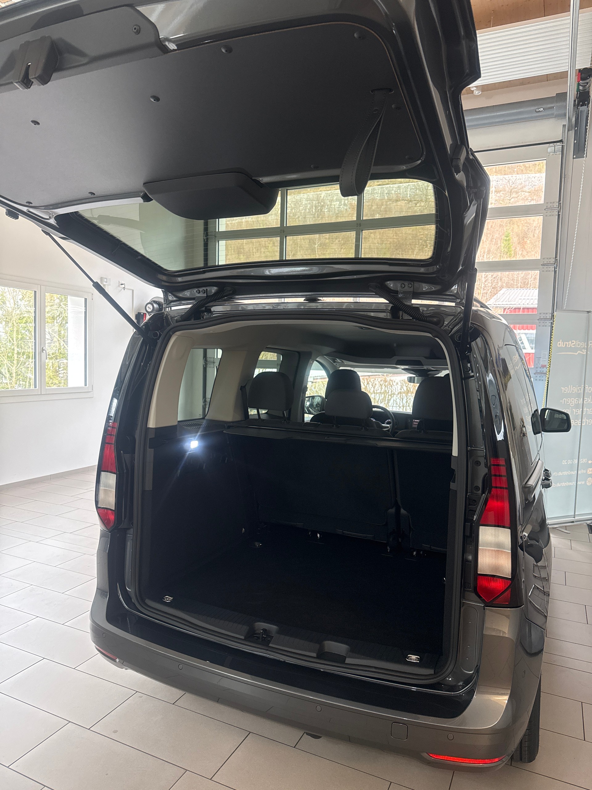 VW Caddy 2.0 TDI 122 Liberty 4motion-image-5