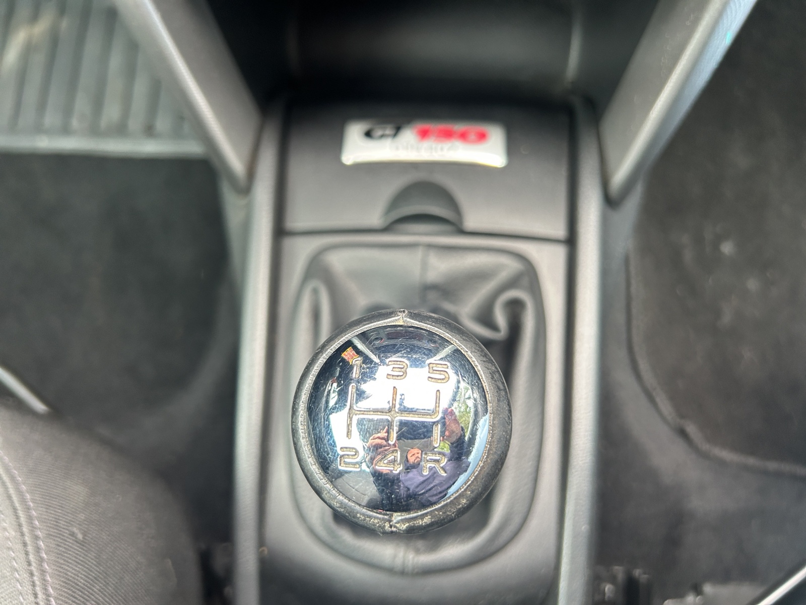 PEUGEOT 207 1.6 16V Turbo GT 150-image-12