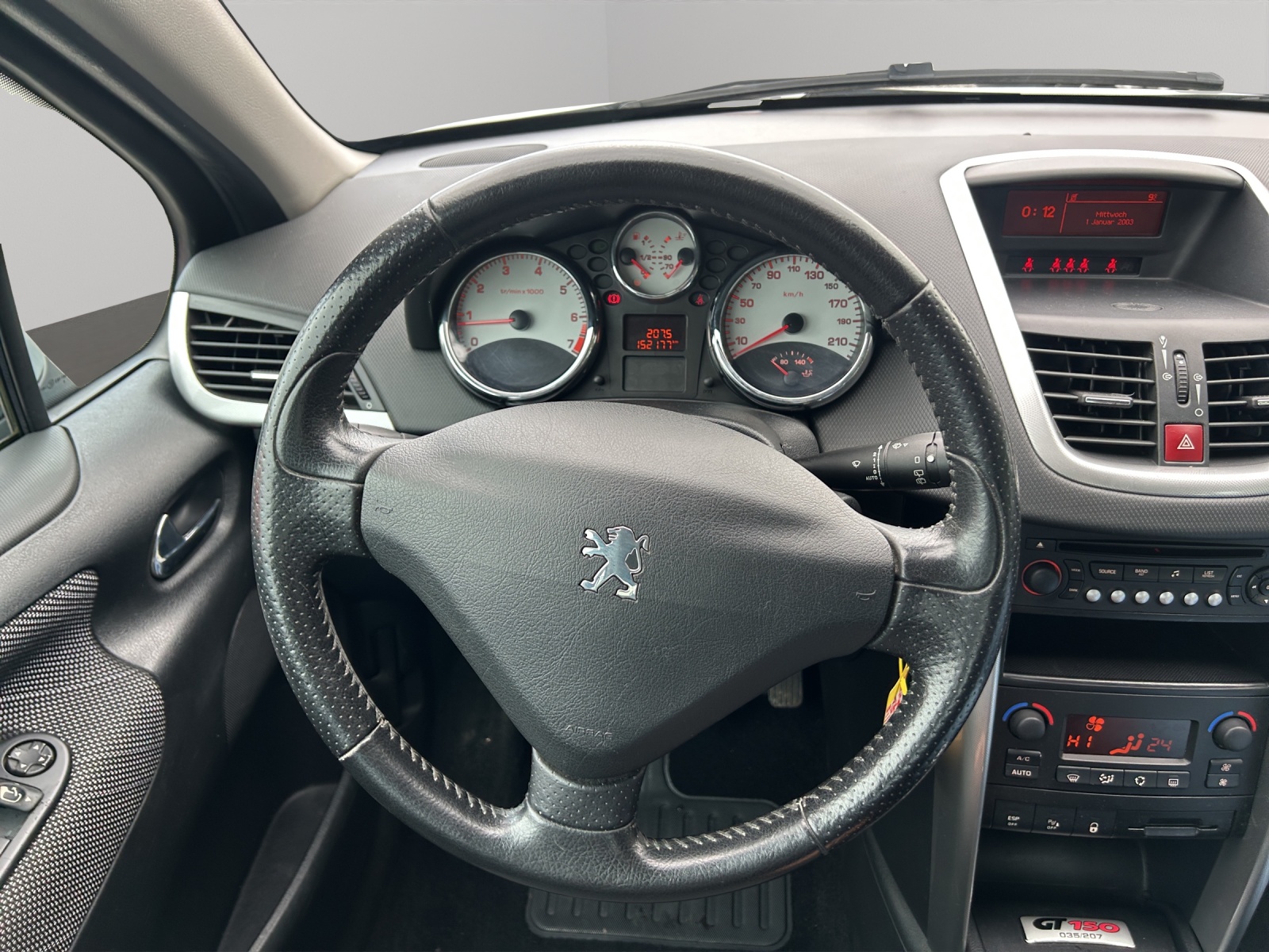 PEUGEOT 207 1.6 16V Turbo GT 150-image-16