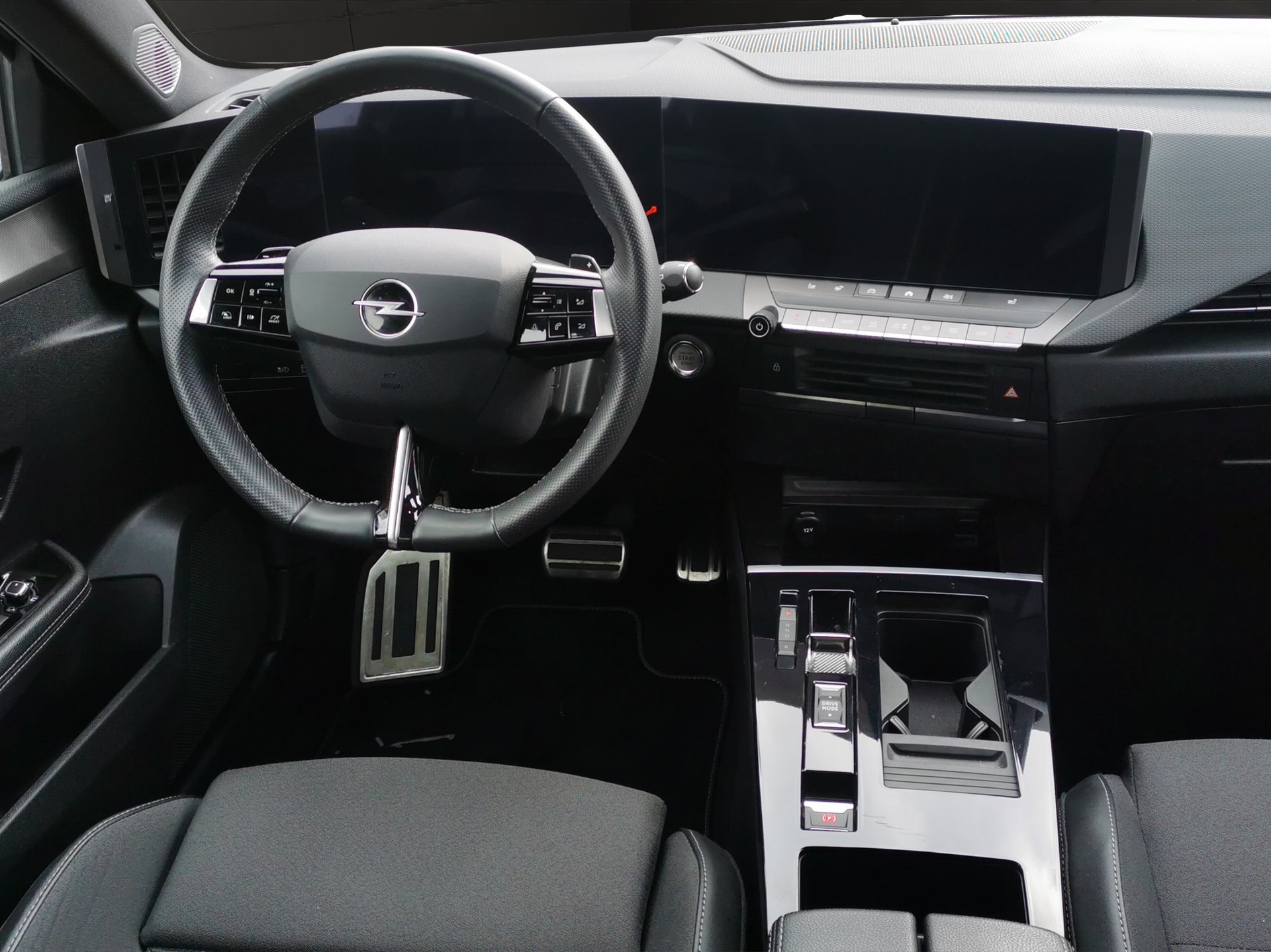 OPEL Astra 1.6 PHEV Turbo Swiss Plus A-image-15